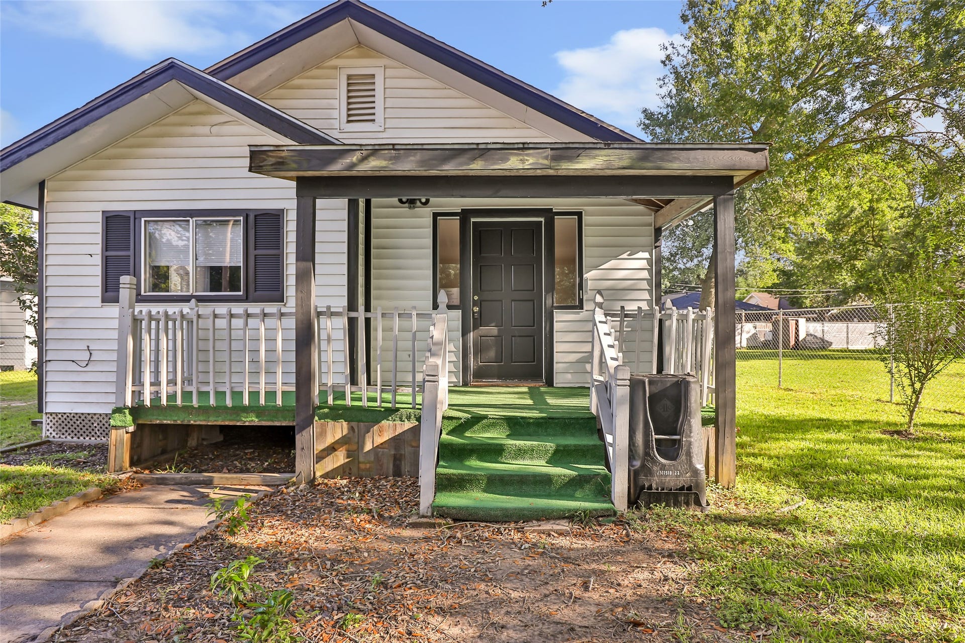 105 Graham Street, Baytown, TX 77520 105 Graham Street, Baytown, TX 77520