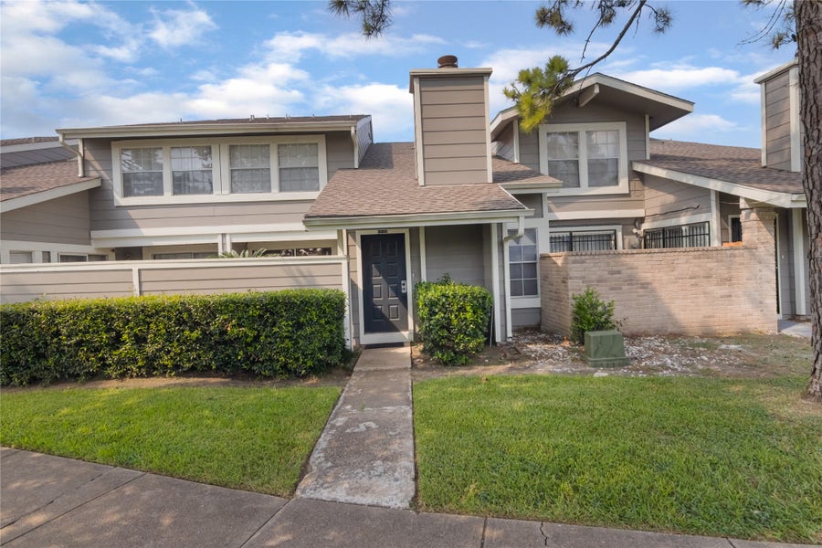 Property photo for 12123 Lemon Ridge Lane, #121, Houston, TX
