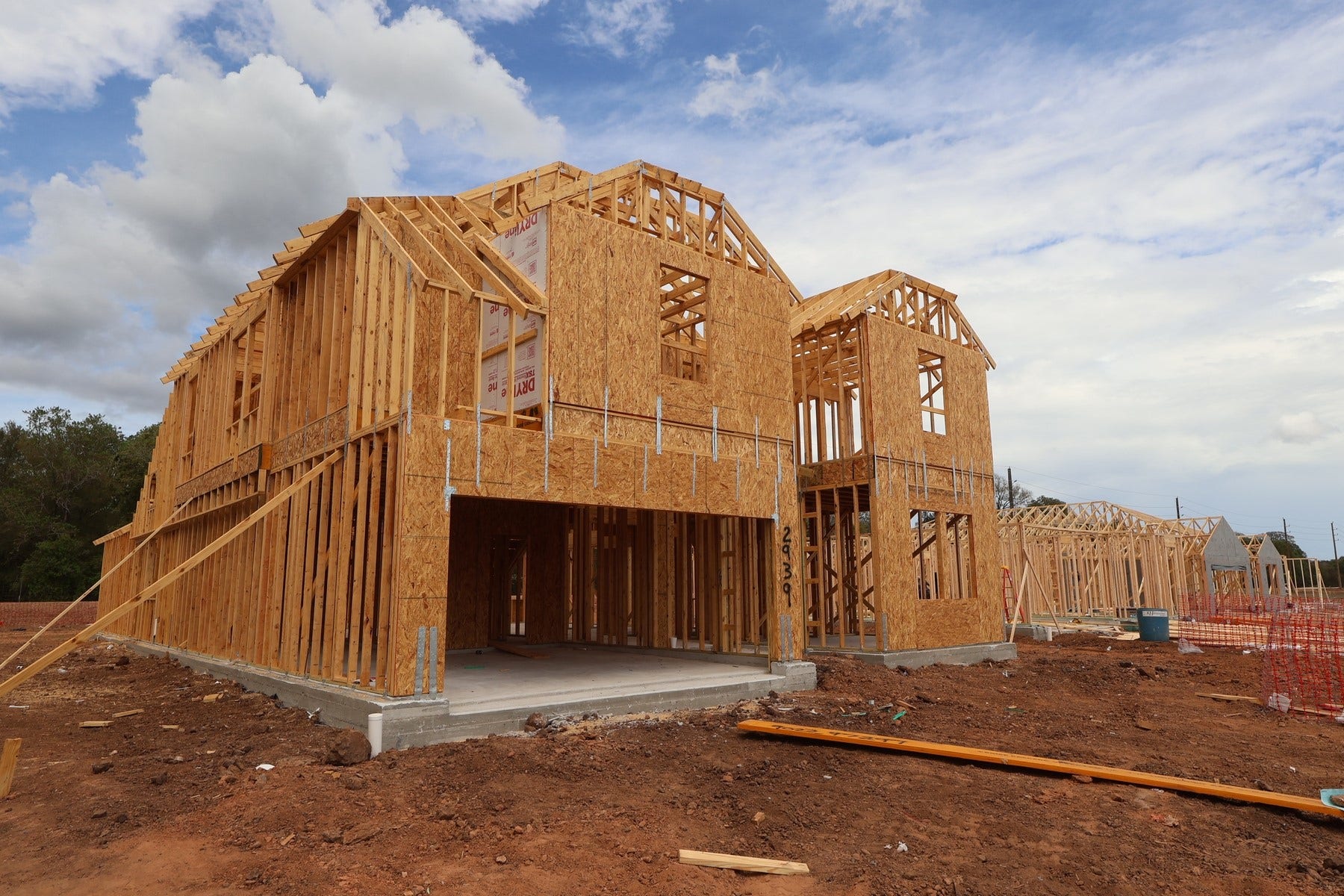 Two story home with 5 beds, 4.5 baths, and 3 car tandem garage