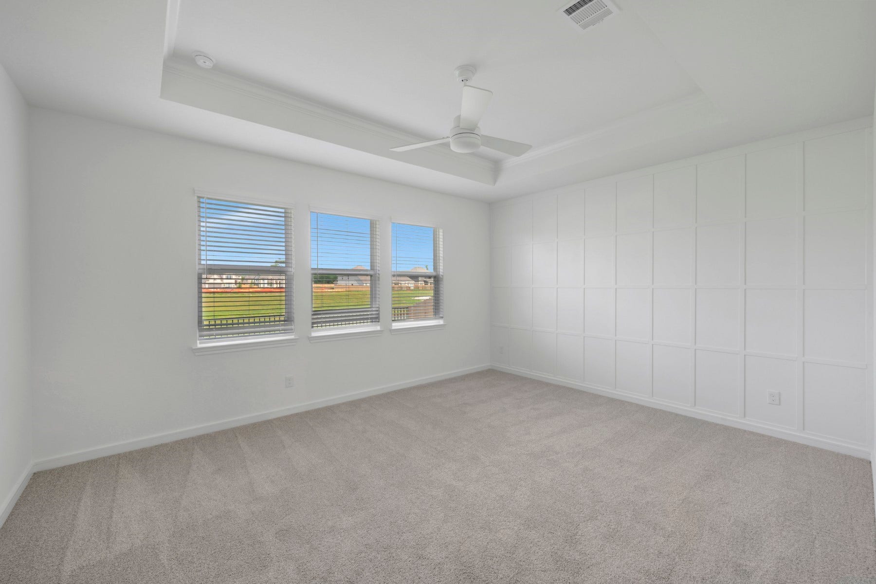 Spacious primary suite (*Photo not of actual home and used for illustration purposes only.)