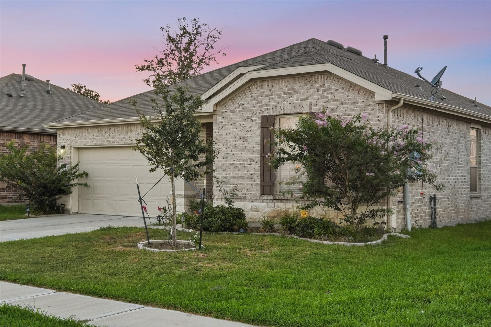 335 Appaloosa Drive, Alvin, TX 77511 335 Appaloosa Drive, Alvin, TX 77511