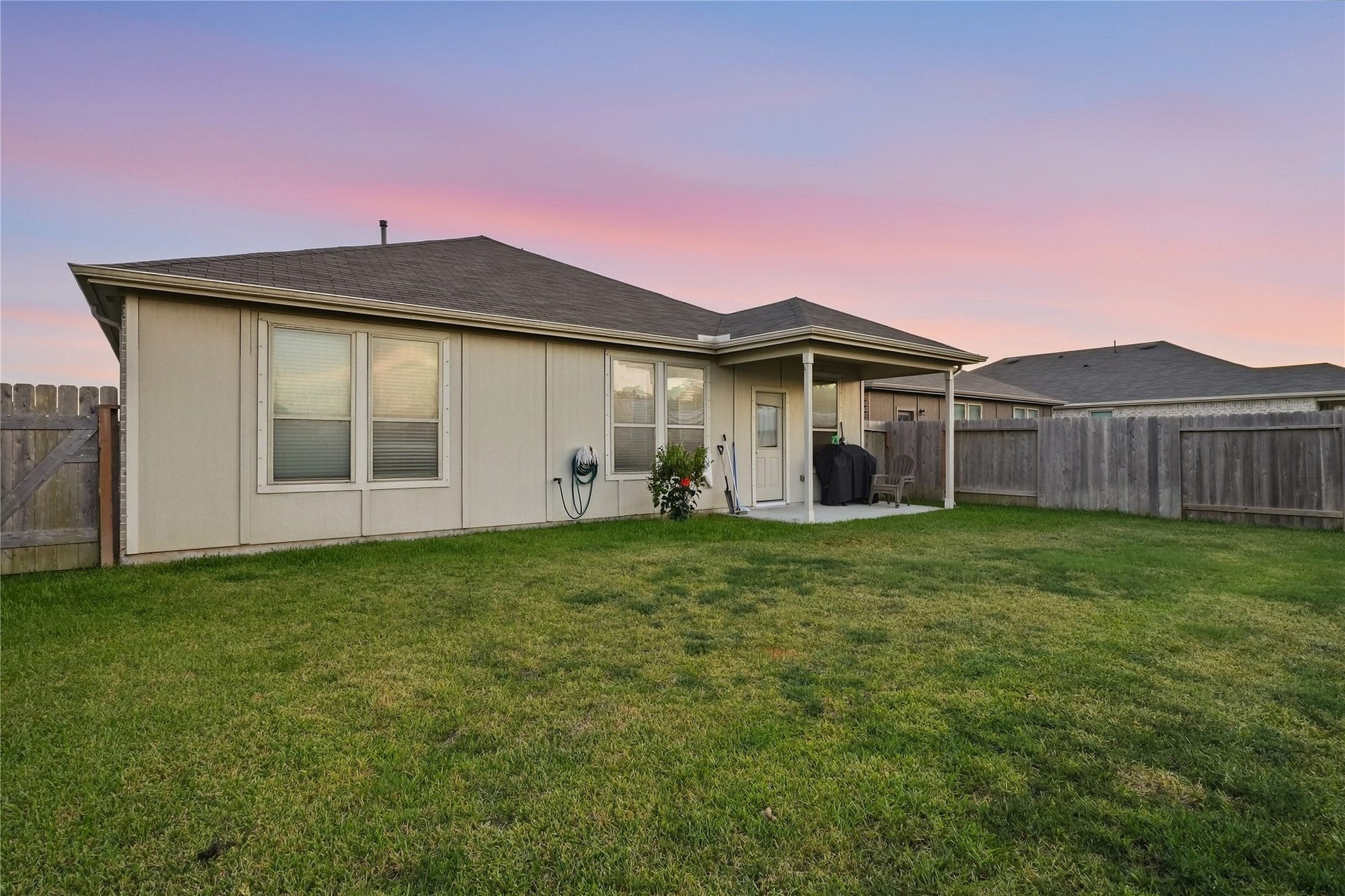 335 Appaloosa Drive, Alvin, TX 77511 335 Appaloosa Drive, Alvin, TX 77511
