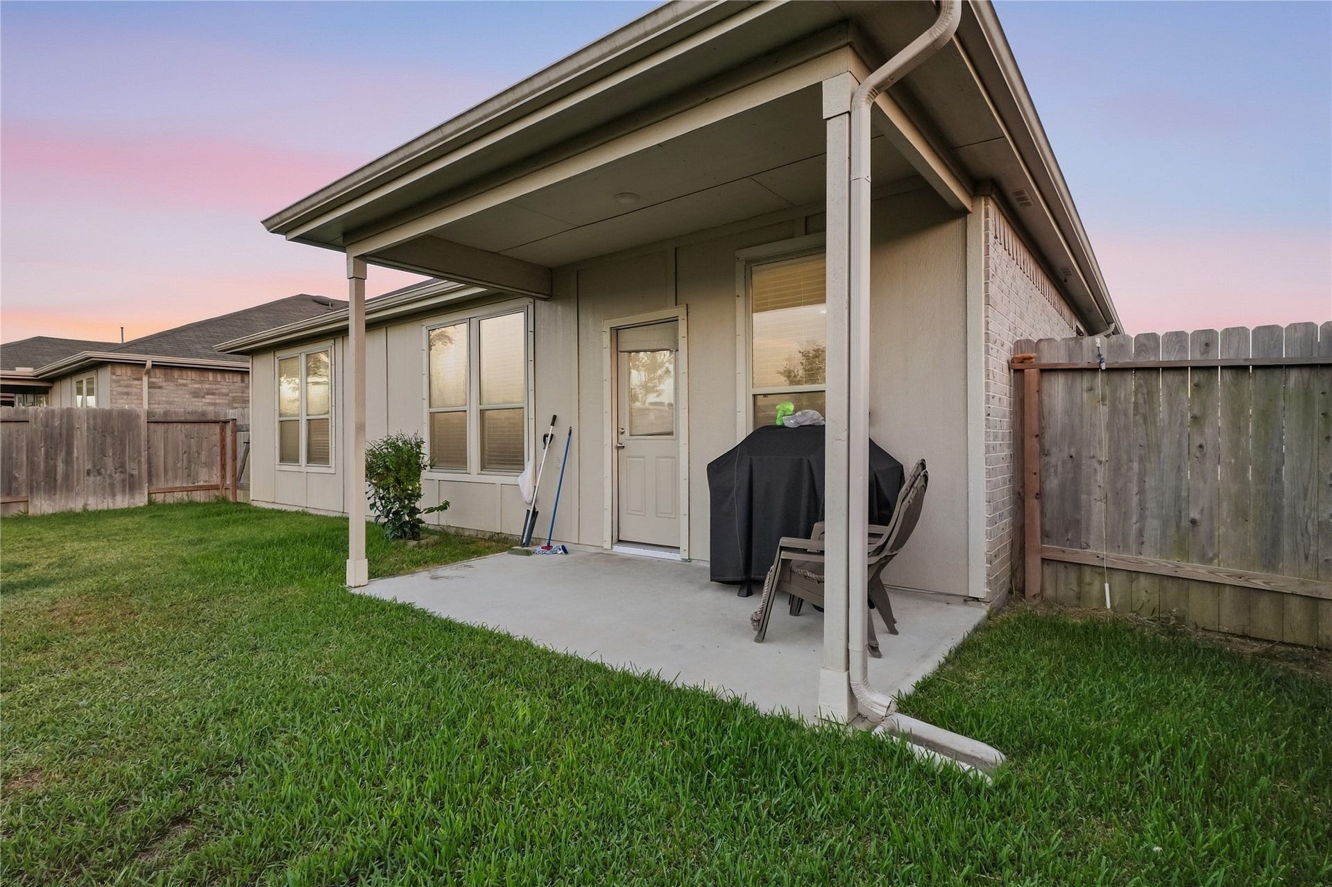 335 Appaloosa Drive, Alvin, TX 77511 335 Appaloosa Drive, Alvin, TX 77511