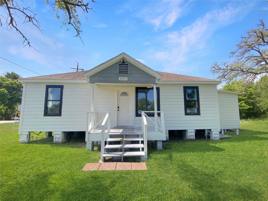 Property photo for 1201 Fm-517, Dickinson, TX