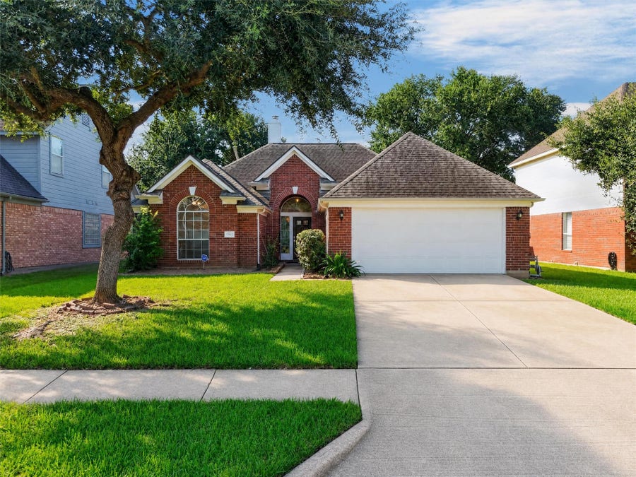 Property photo for 15627 Rosewood Hill Court, Sugar Land, TX