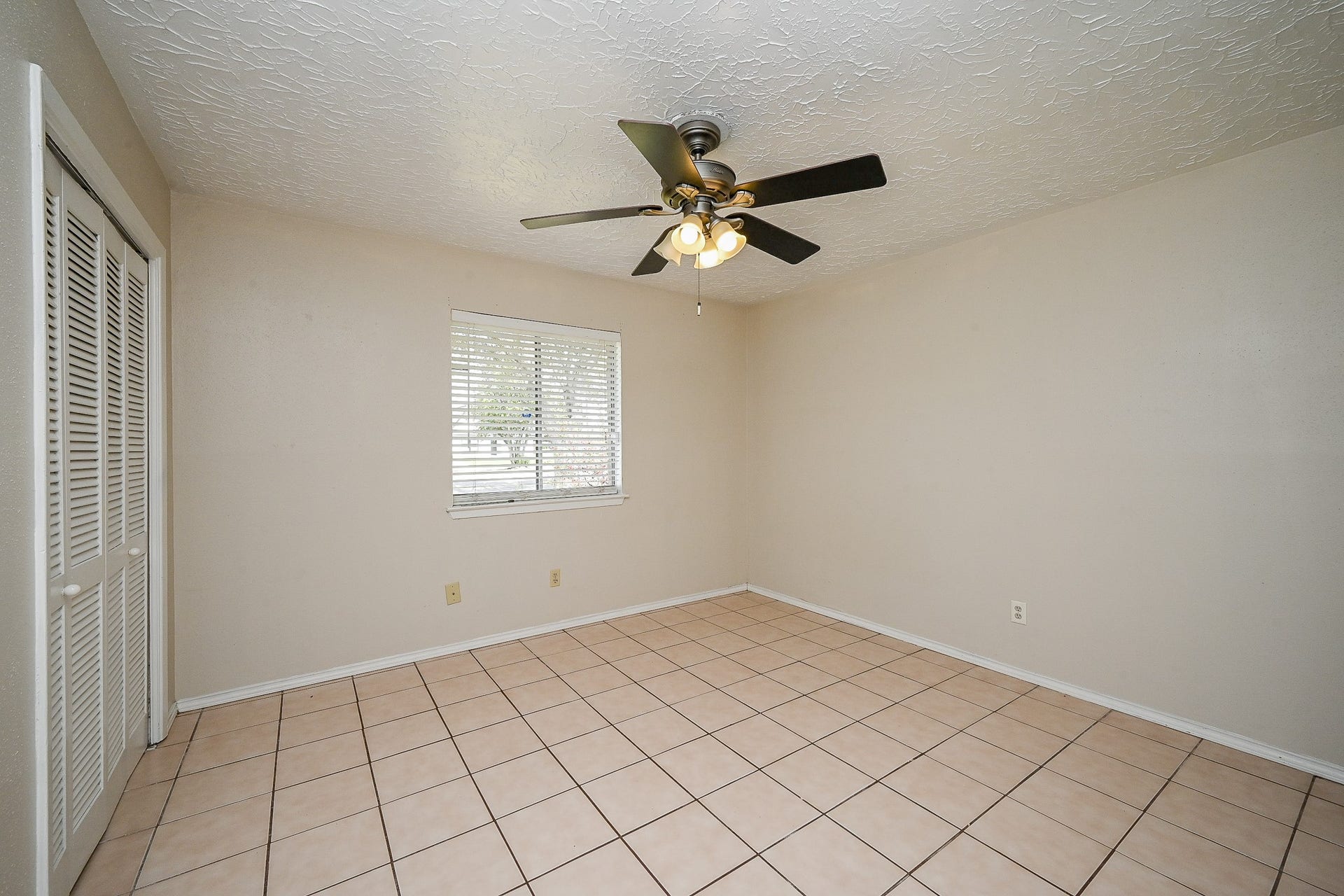 7407 W Fuqua Drive, Houston, TX 77489 7407 W Fuqua Drive, Houston, TX 77489
