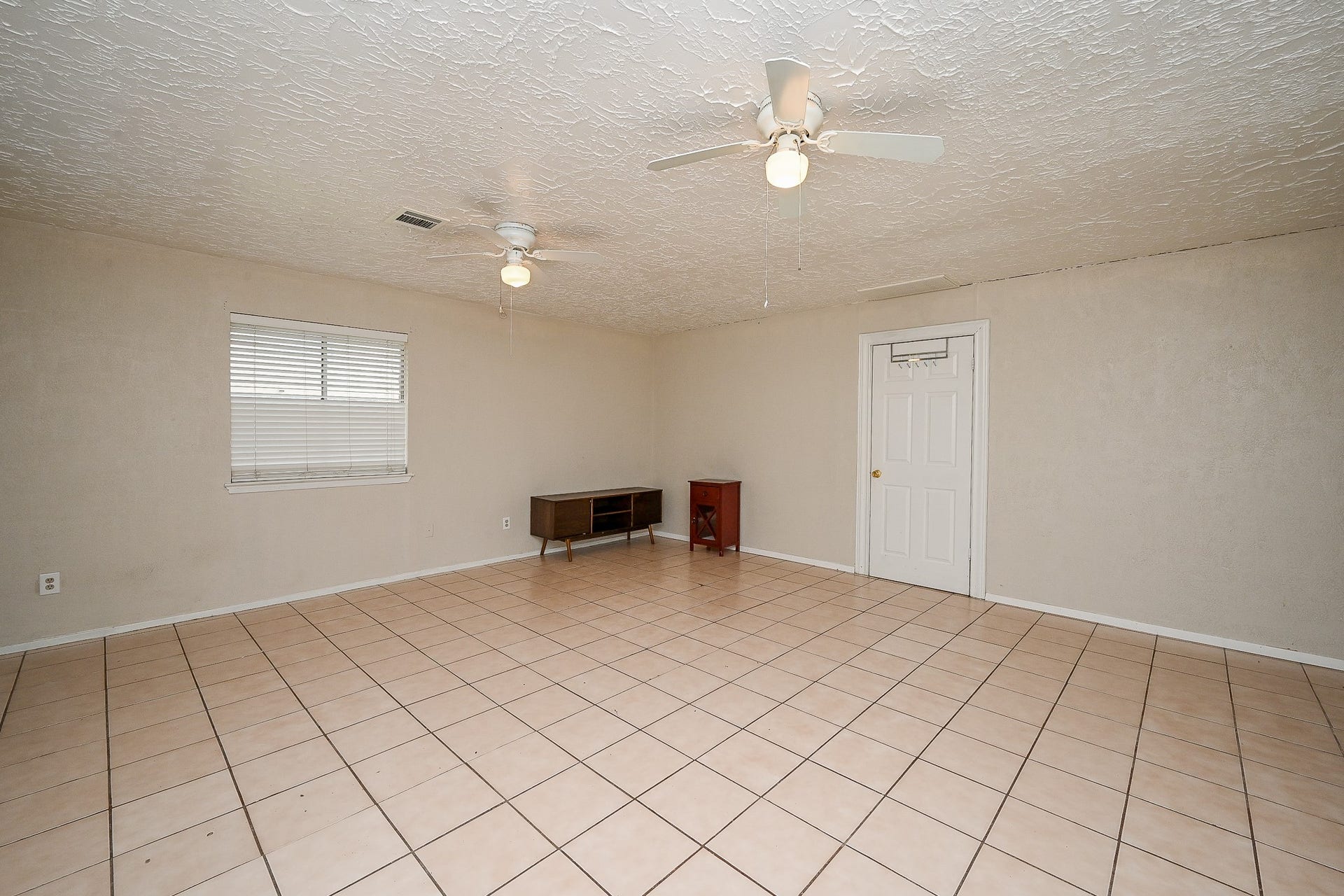 7407 W Fuqua Drive, Houston, TX 77489 Flex room garage conversion