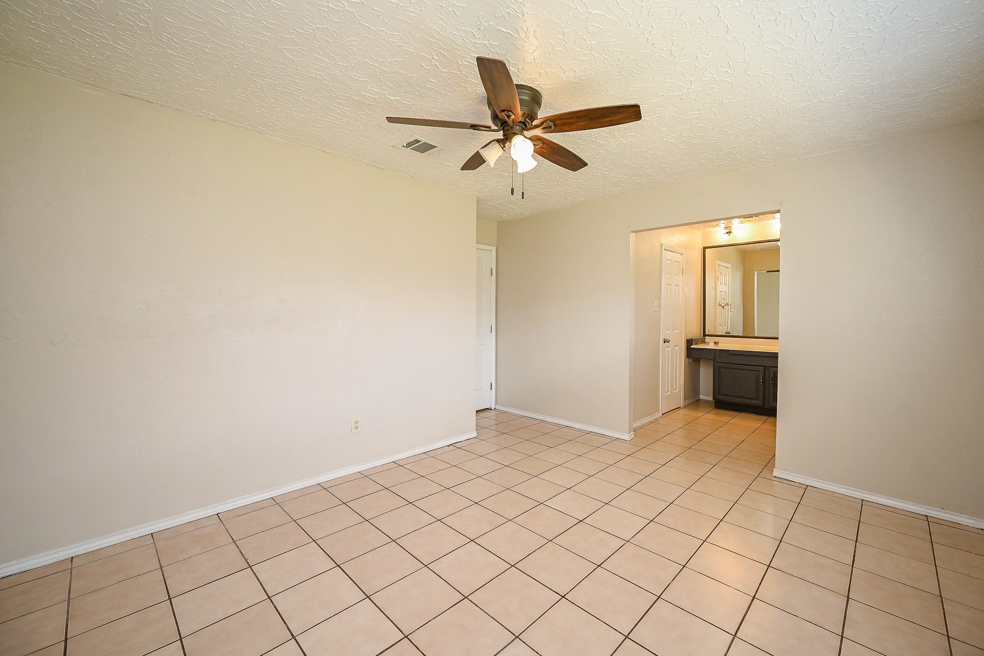 7407 W Fuqua Drive, Houston, TX 77489 7407 W Fuqua Drive, Houston, TX 77489