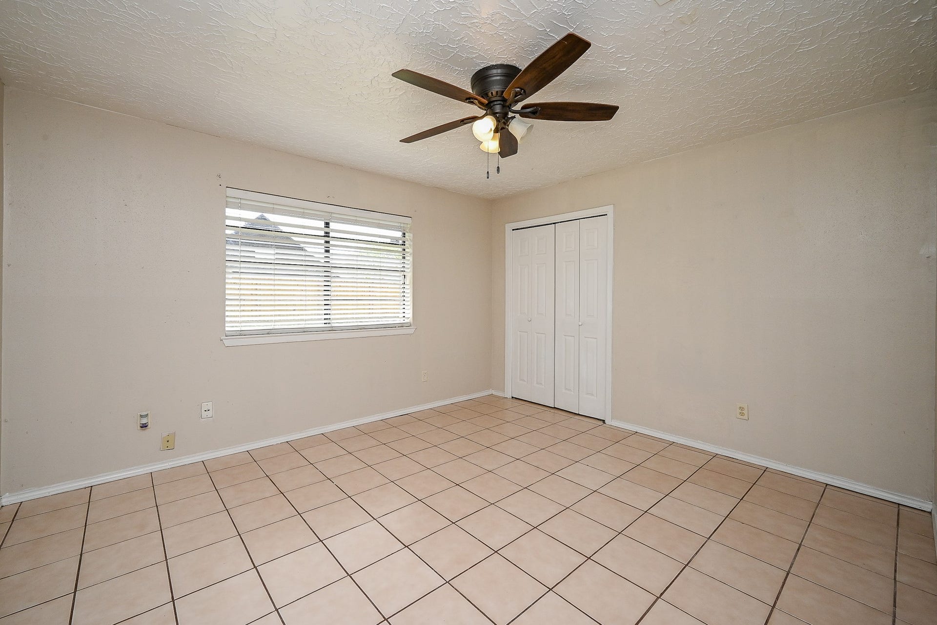 7407 W Fuqua Drive, Houston, TX 77489 7407 W Fuqua Drive, Houston, TX 77489