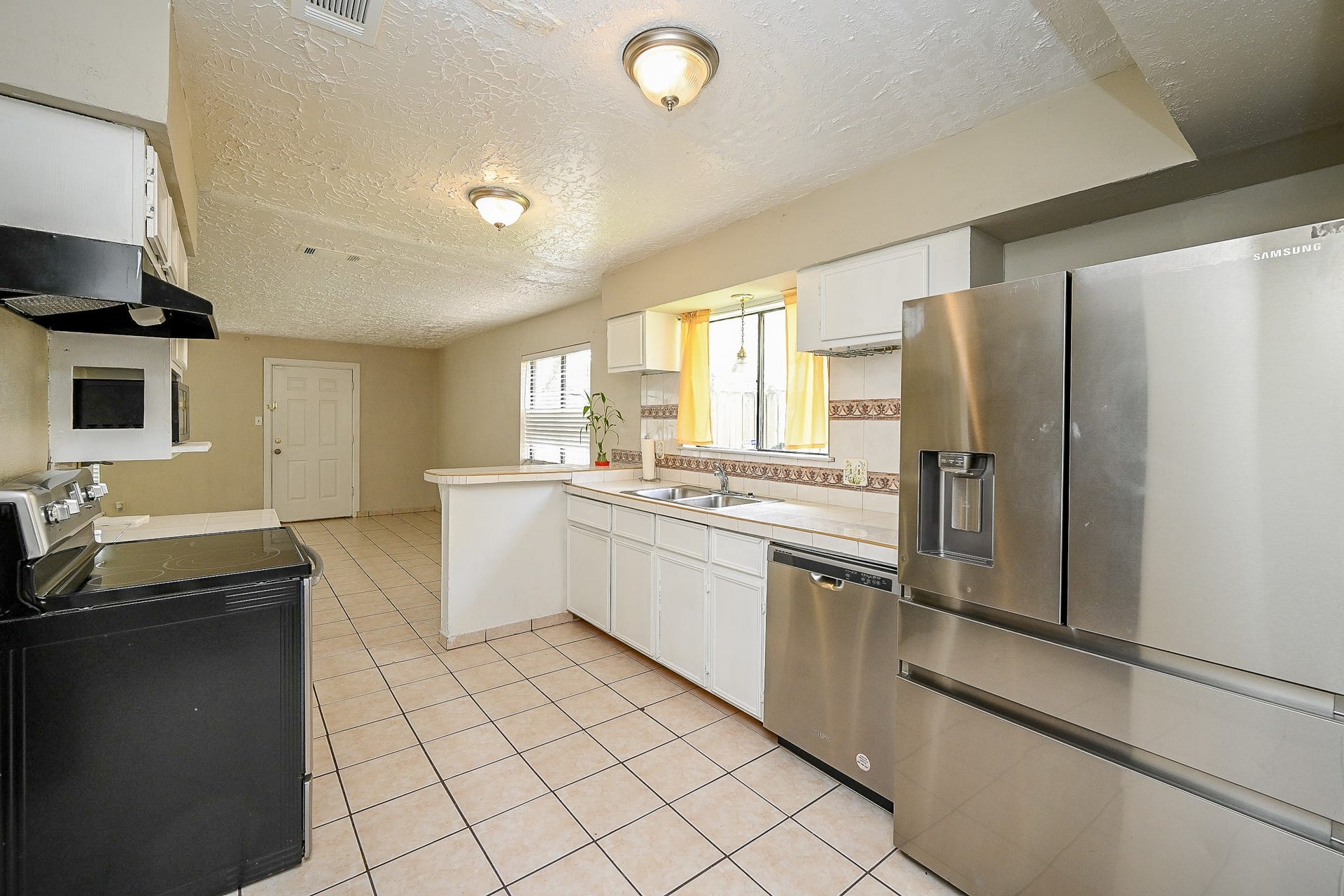 7407 W Fuqua Drive, Houston, TX 77489 7407 W Fuqua Drive, Houston, TX 77489