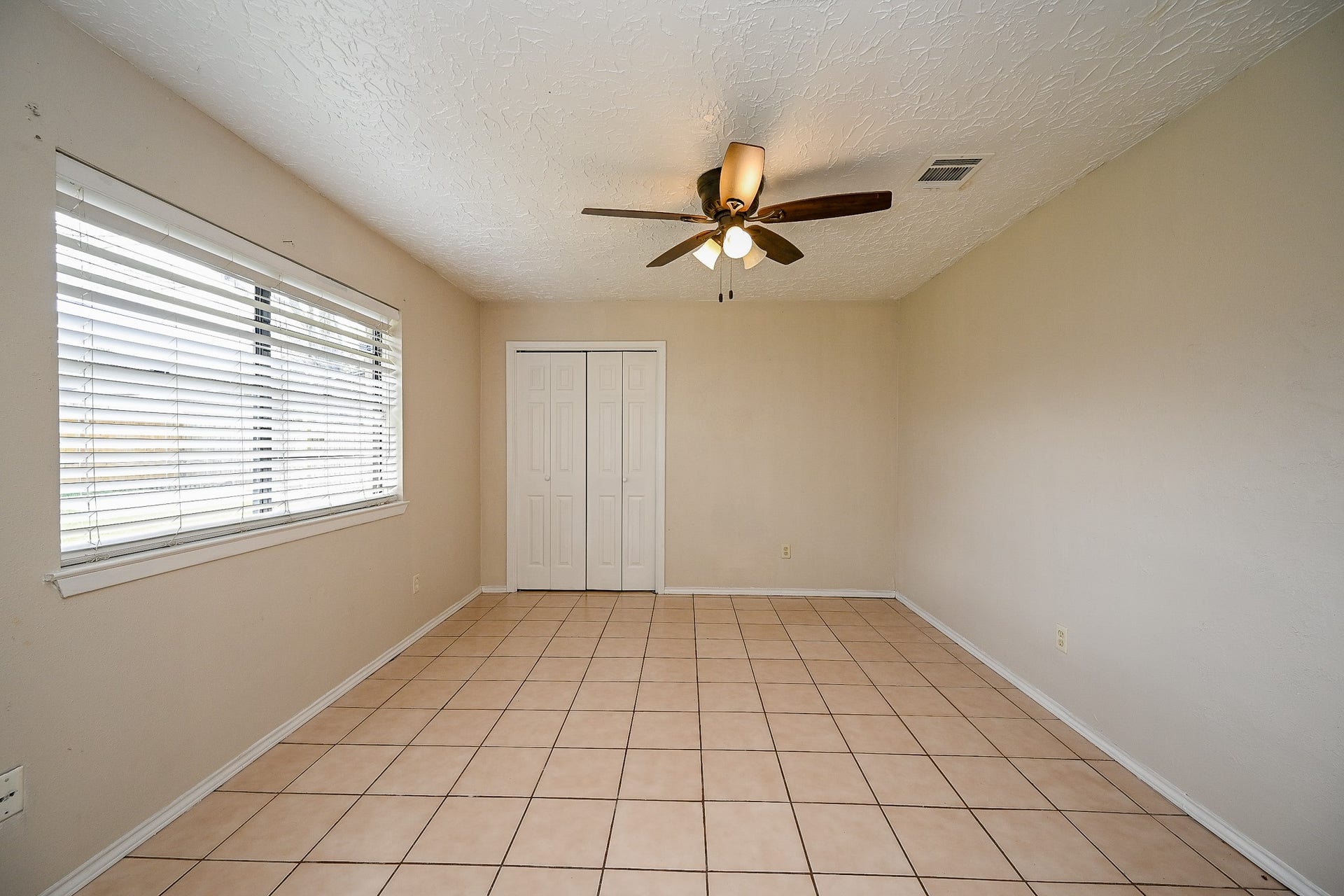 7407 W Fuqua Drive, Houston, TX 77489 7407 W Fuqua Drive, Houston, TX 77489