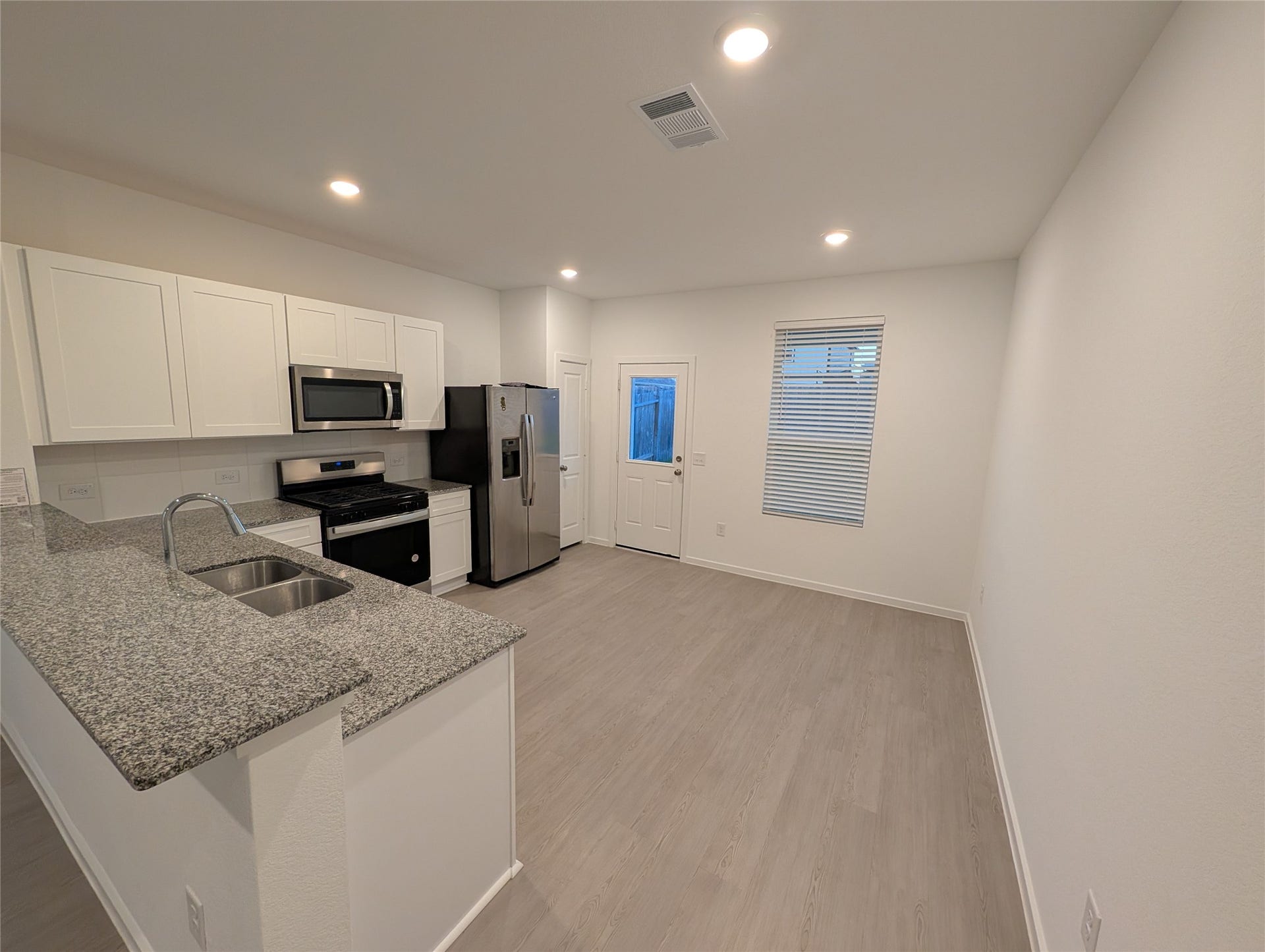 26013 Hampshire Drive, Magnolia, TX 77355 26013 Hampshire Drive, Magnolia, TX 77355