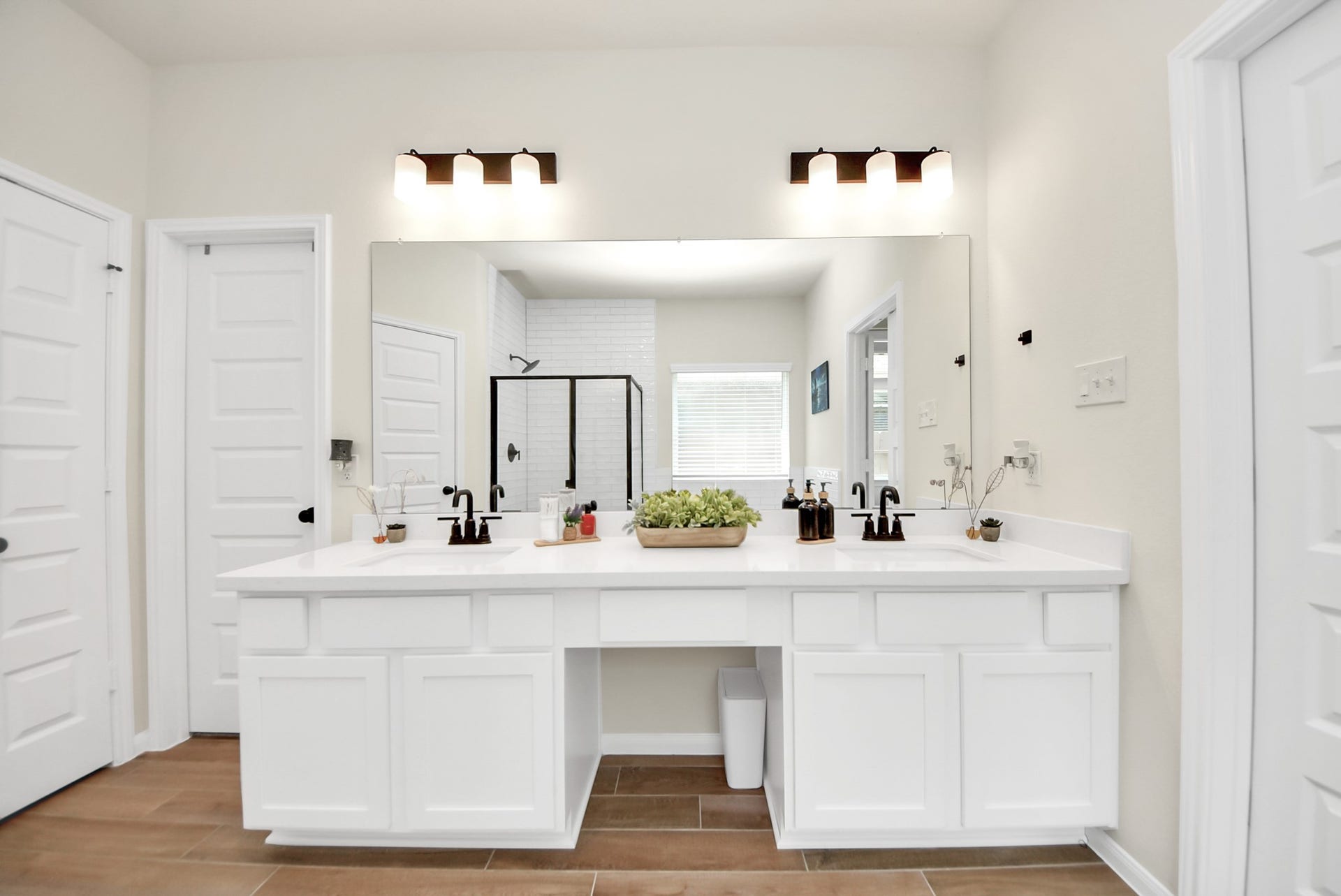 2715 Bisbee Road, League City, TX 77573 2715 Bisbee Road, League City, TX 77573