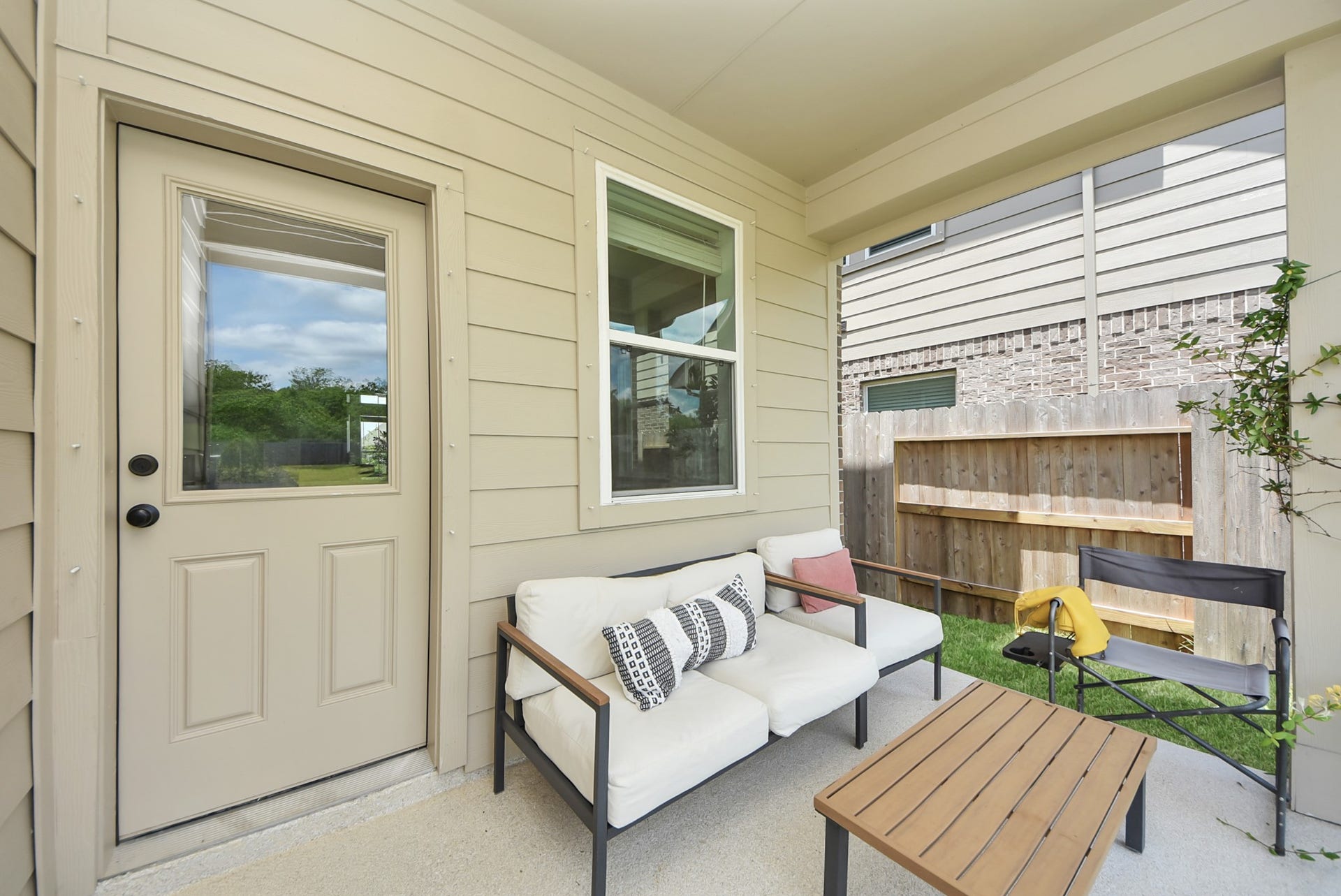 2715 Bisbee Road, League City, TX 77573 2715 Bisbee Road, League City, TX 77573