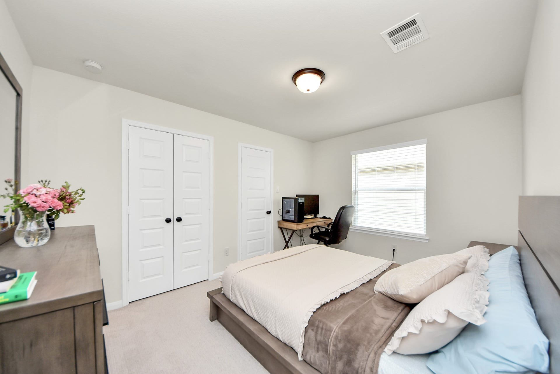2715 Bisbee Road, League City, TX 77573 2715 Bisbee Road, League City, TX 77573