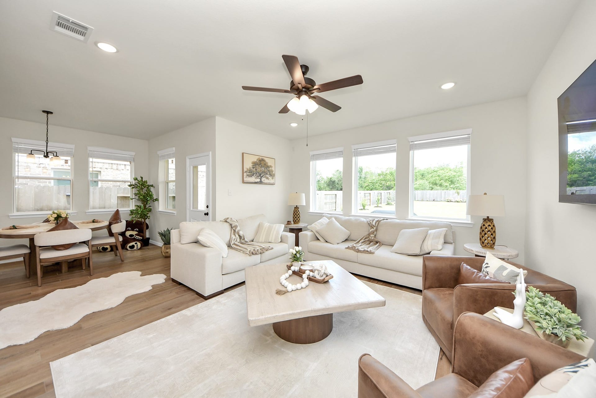 2715 Bisbee Road, League City, TX 77573 2715 Bisbee Road, League City, TX 77573