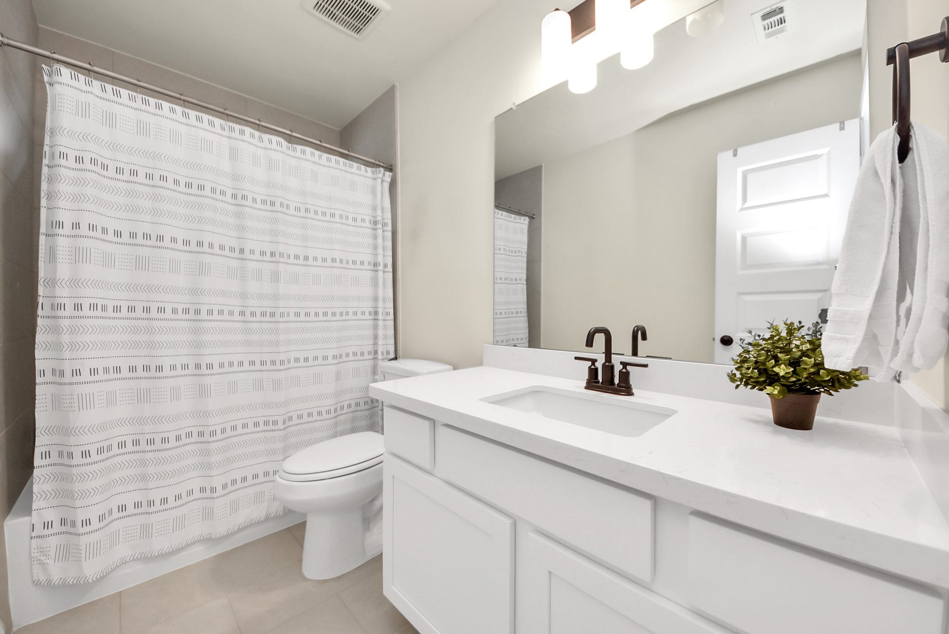 2715 Bisbee Road, League City, TX 77573 2715 Bisbee Road, League City, TX 77573