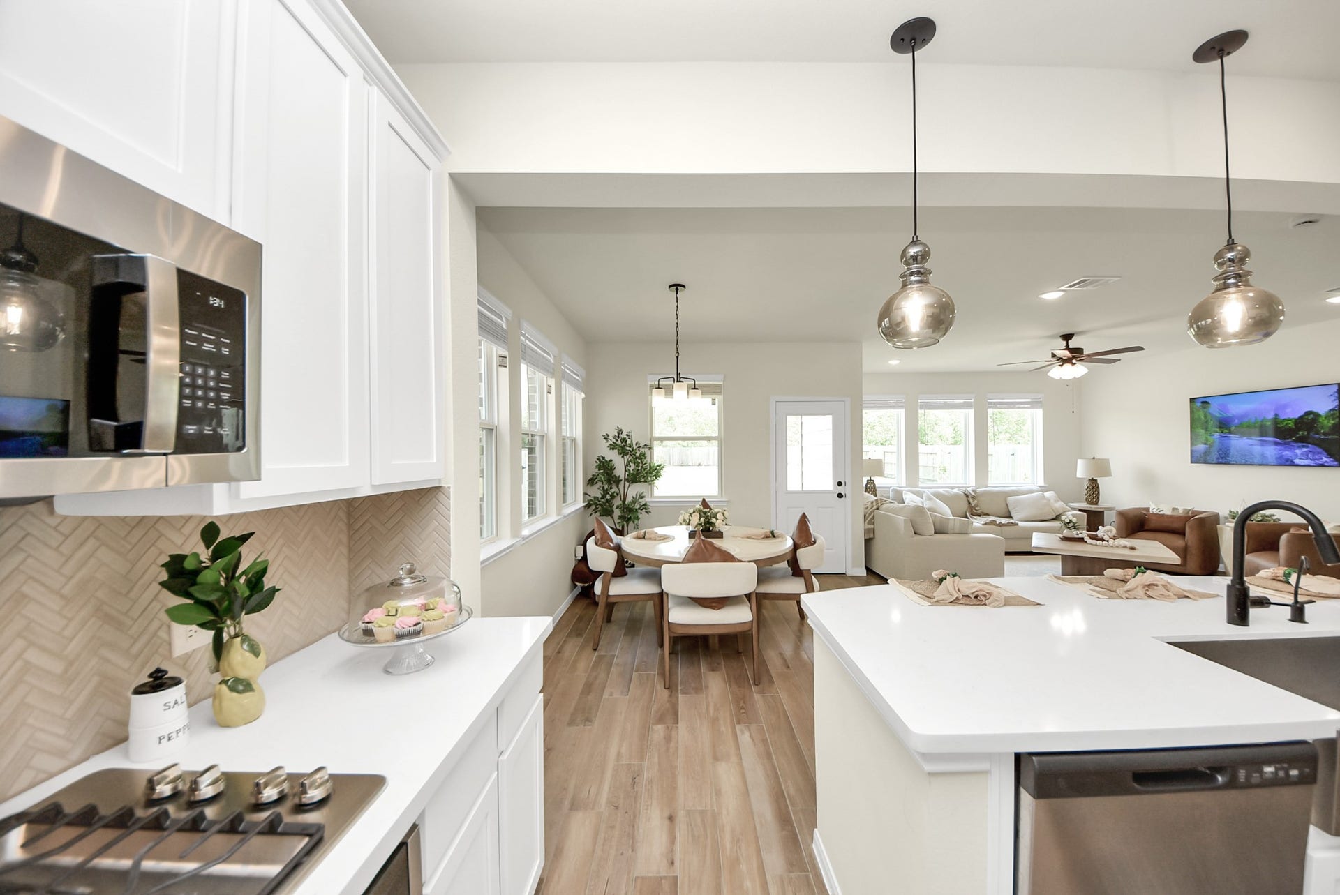 2715 Bisbee Road, League City, TX 77573 2715 Bisbee Road, League City, TX 77573