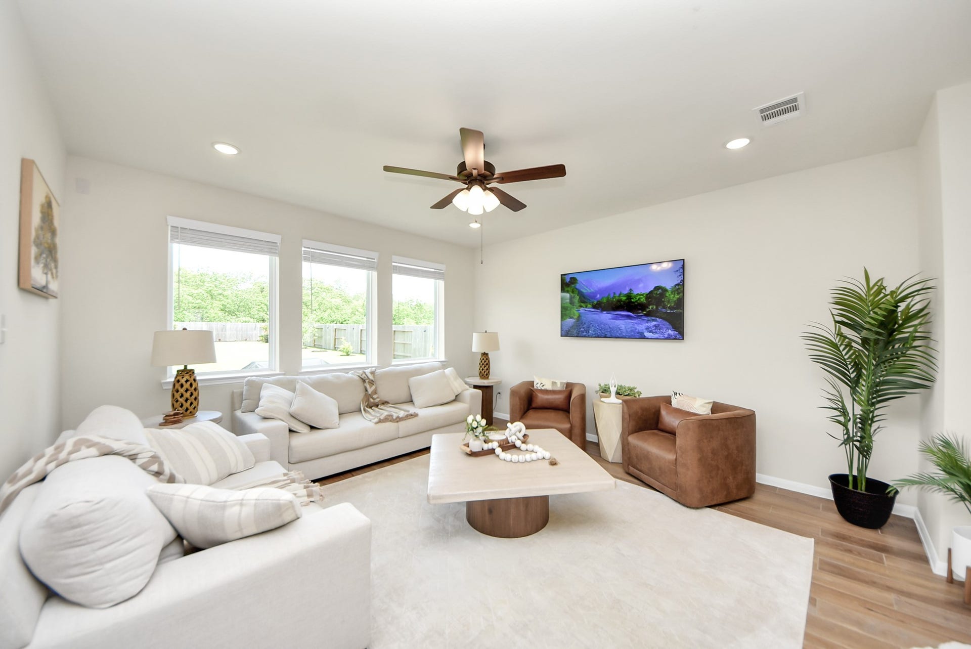 2715 Bisbee Road, League City, TX 77573 2715 Bisbee Road, League City, TX 77573