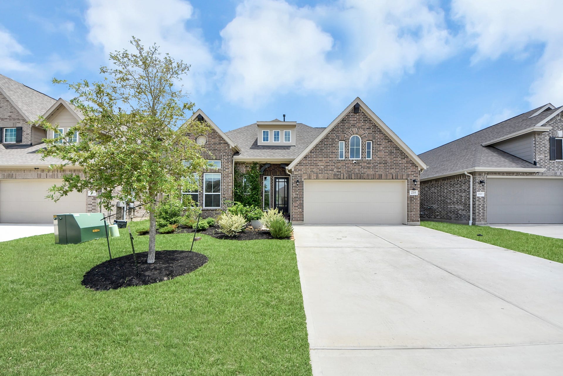 2715 Bisbee Road, League City, TX 77573 2715 Bisbee Road, League City, TX 77573