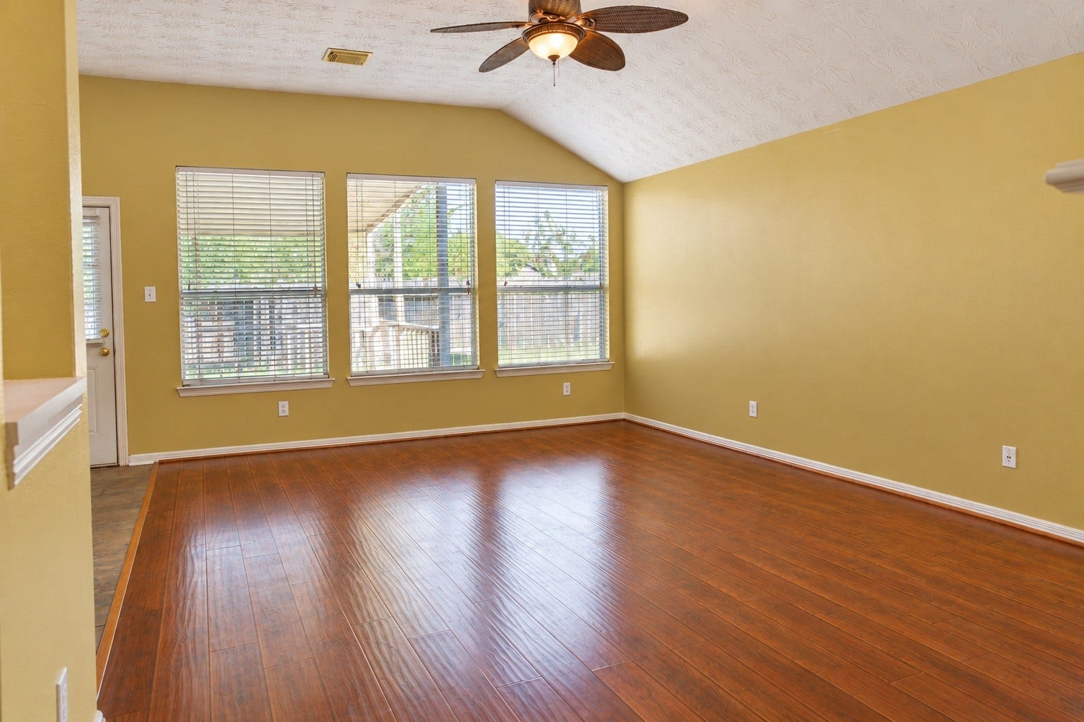 19434 Pinewood Mist Lane, Humble, TX 77346 19434 Pinewood Mist Lane, Humble, TX 77346