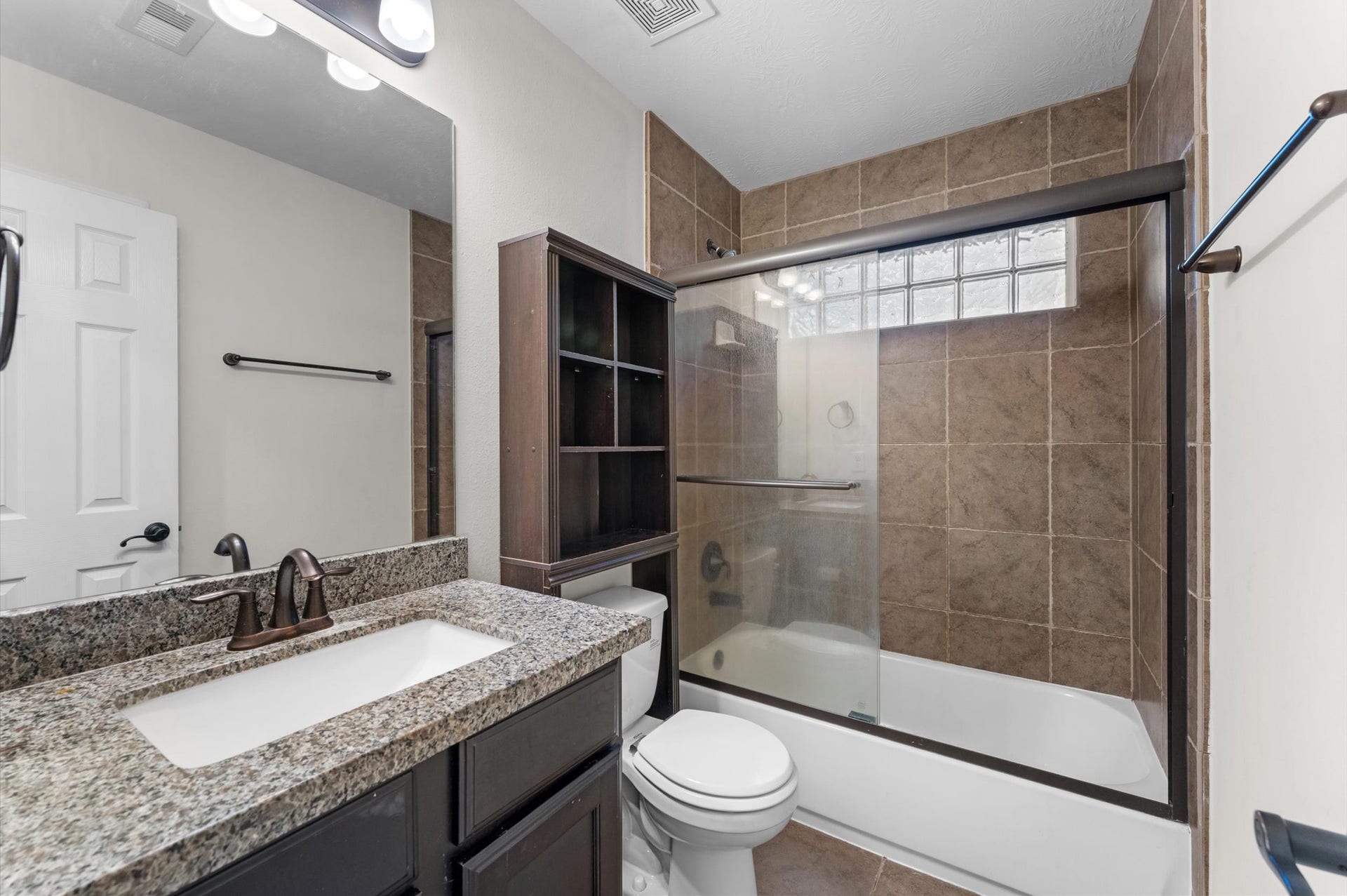 17805 Arapaho Hill Lane, Humble, TX 77346 Third Bathroom