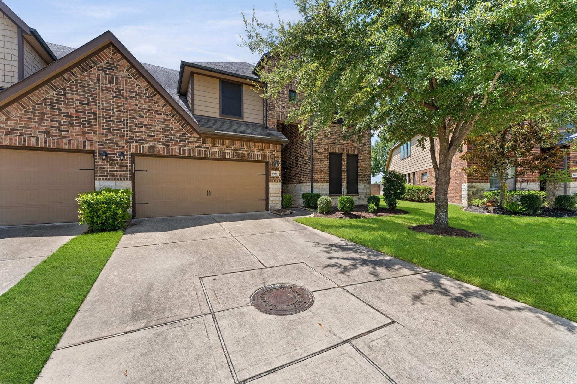 17805 Arapaho Hill Lane, Humble, TX 77346 Garage