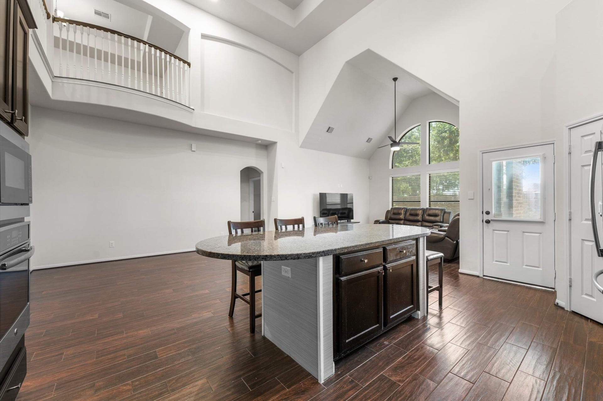 17805 Arapaho Hill Lane, Humble, TX 77346 Kitchen Island