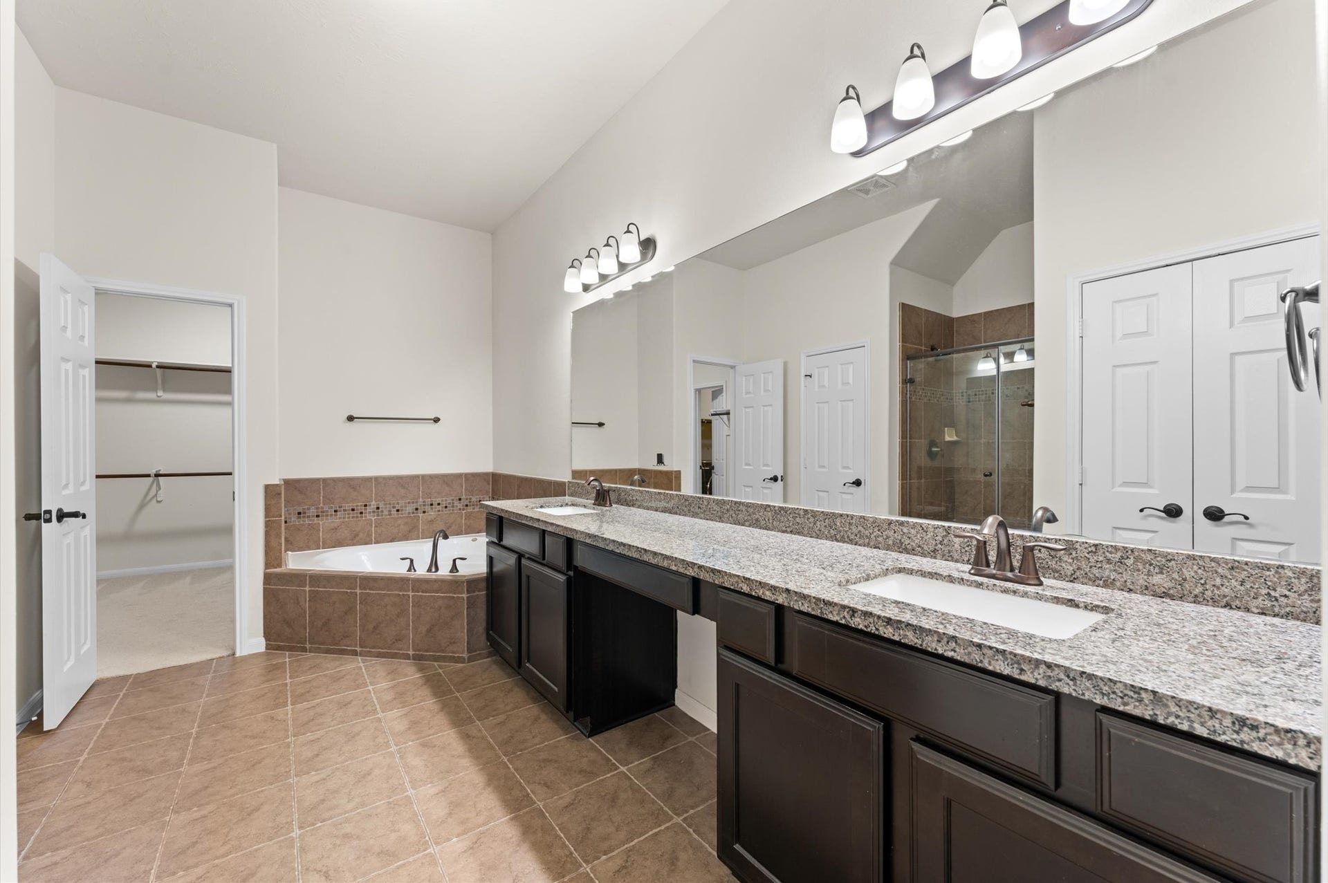 17805 Arapaho Hill Lane, Humble, TX 77346 Master Bathroom