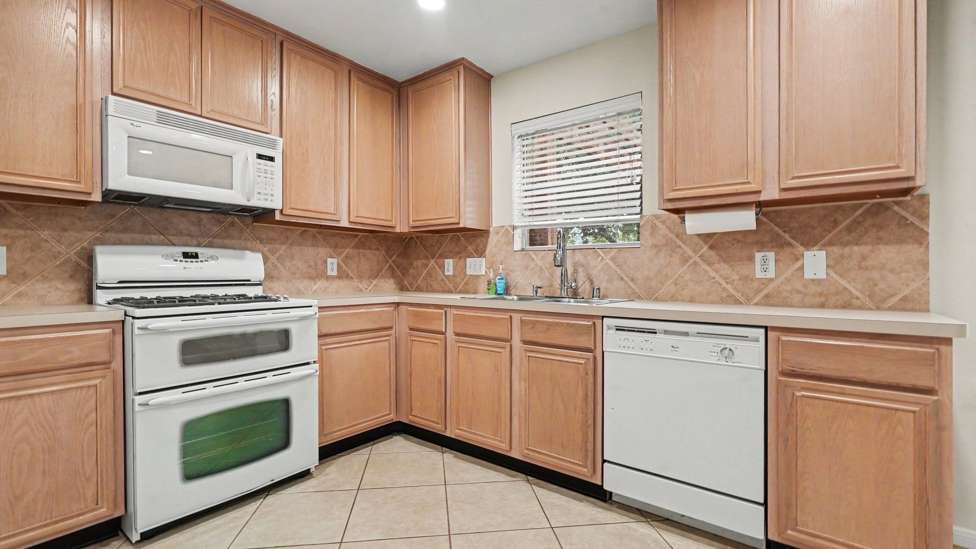 3014 Misty Isle Court, Dickinson, TX 77539 3014 Misty Isle Court, Dickinson, TX 77539