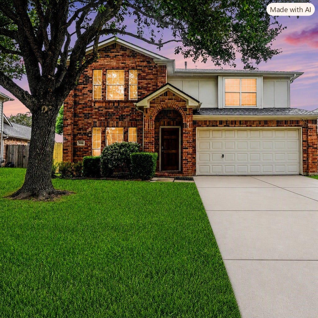3014 Misty Isle Court, Dickinson, TX 77539 Front yard, spacious driveway