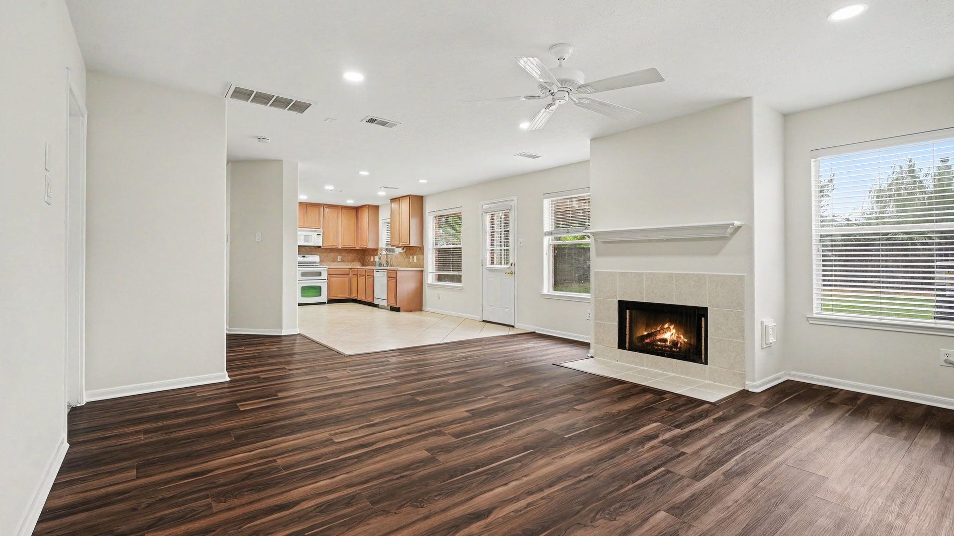 3014 Misty Isle Court, Dickinson, TX 77539 3014 Misty Isle Court, Dickinson, TX 77539