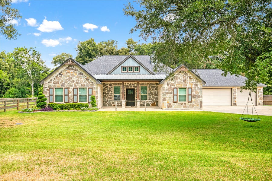 Property photo for 34 Nelson Court, Jones Creek, TX