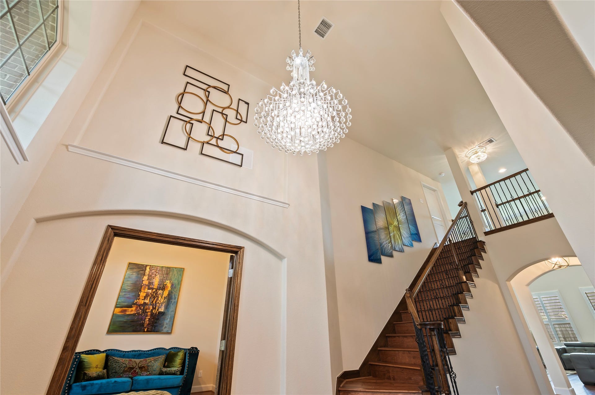 2322 Ashley Falls Lane, League City, TX 77573 Soaring ceiling at entrance with custom chandelier and art niches,