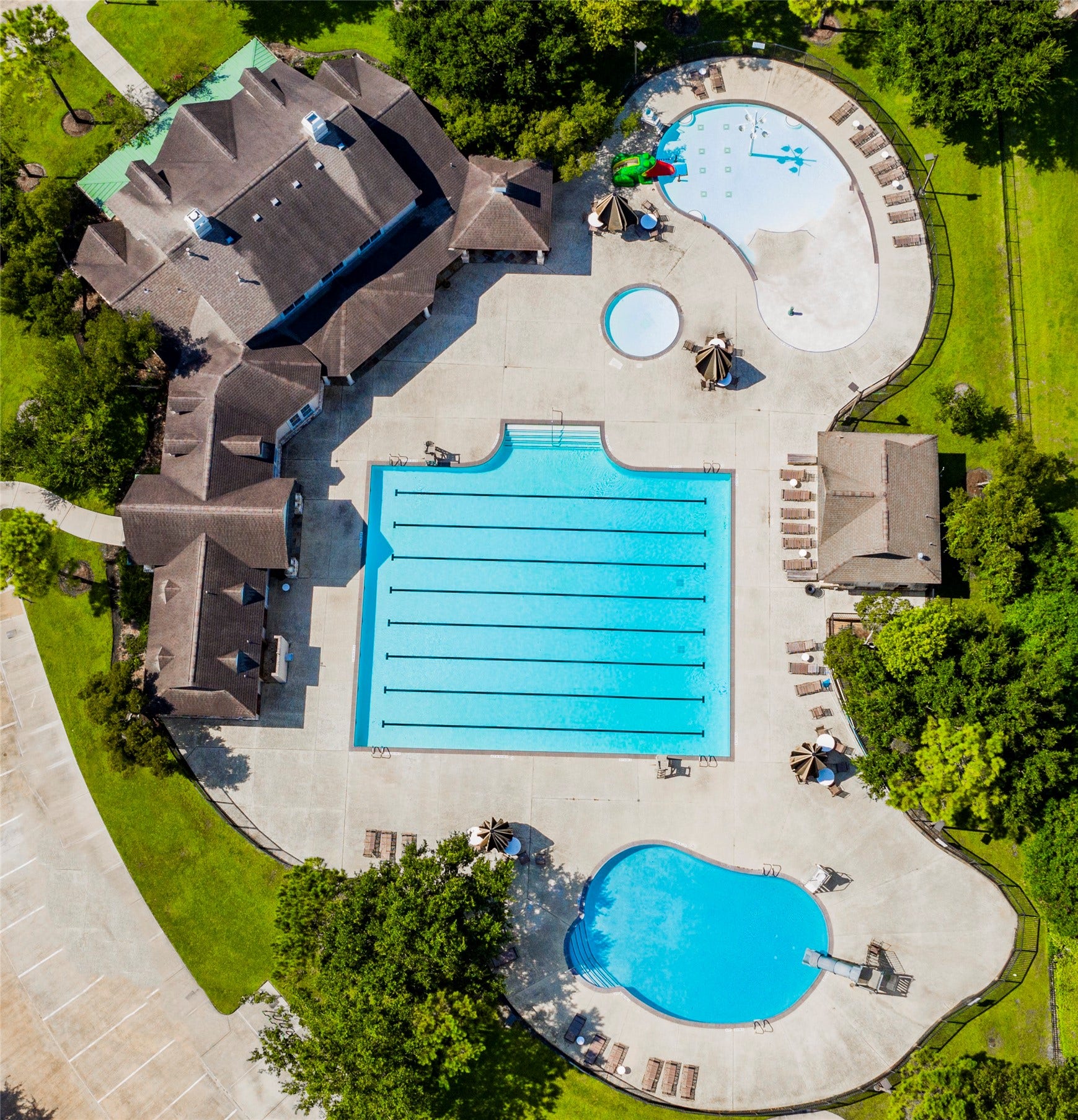 2322 Ashley Falls Lane, League City, TX 77573 Magnolia Creek Community Pool and Rec Center