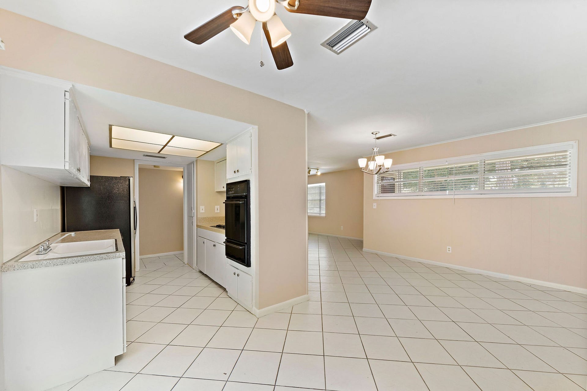 5522 Ariel Street, Houston, TX 77096 5522 Ariel Street, Houston, TX 77096