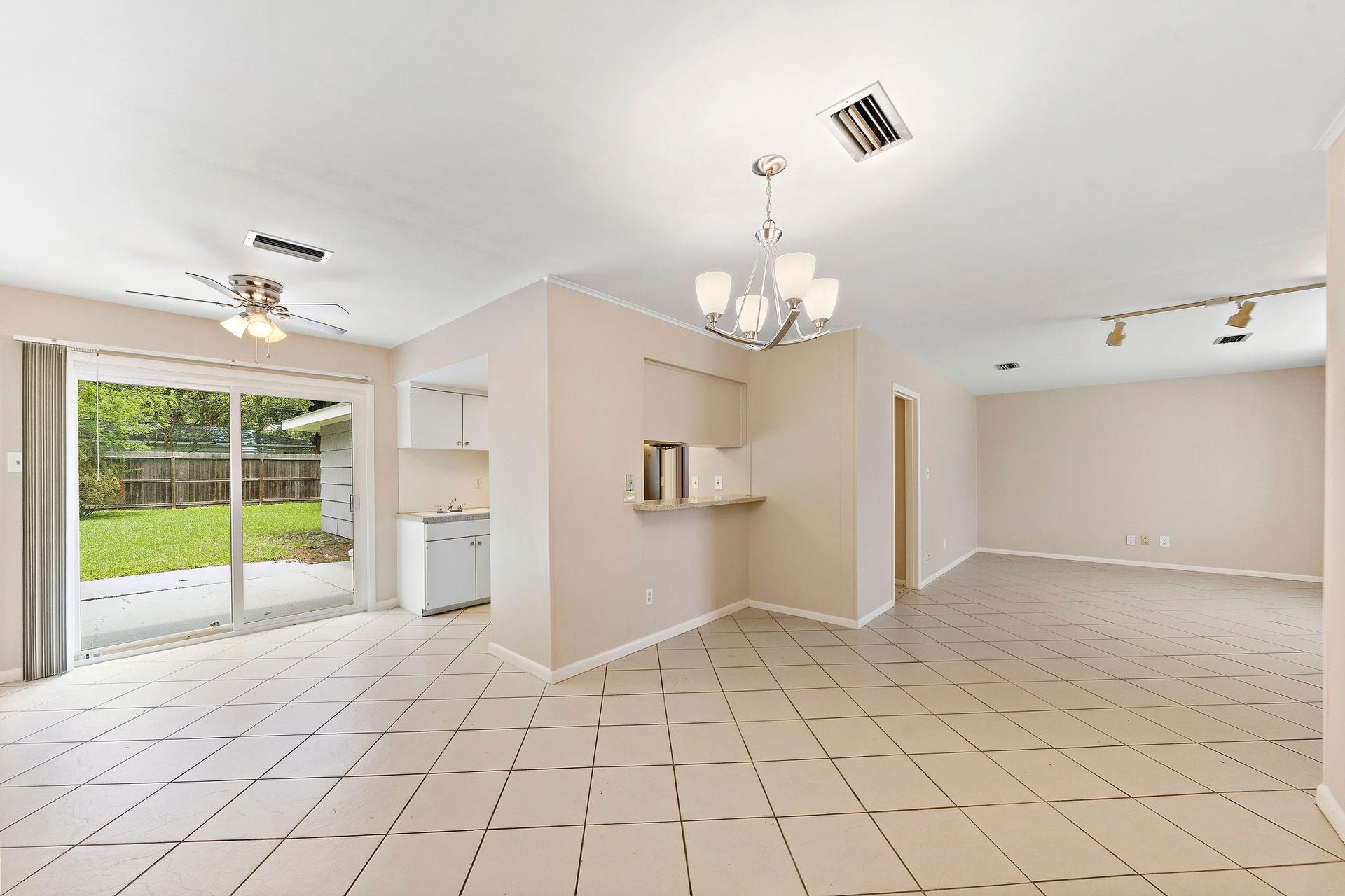 5522 Ariel Street, Houston, TX 77096 5522 Ariel Street, Houston, TX 77096