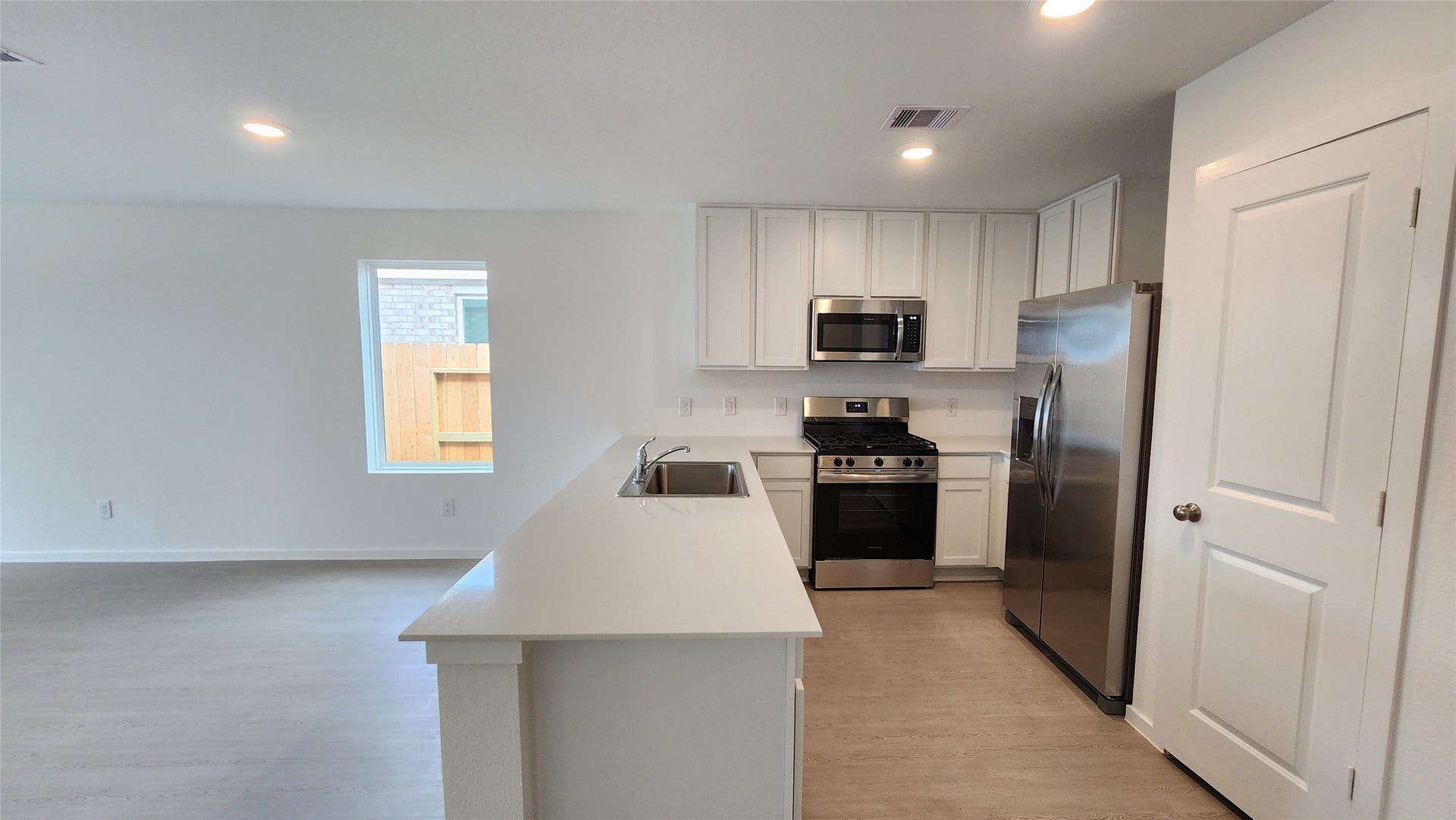 29038 Rustic Windmill Way, Hockley, TX 77447 Kitchen