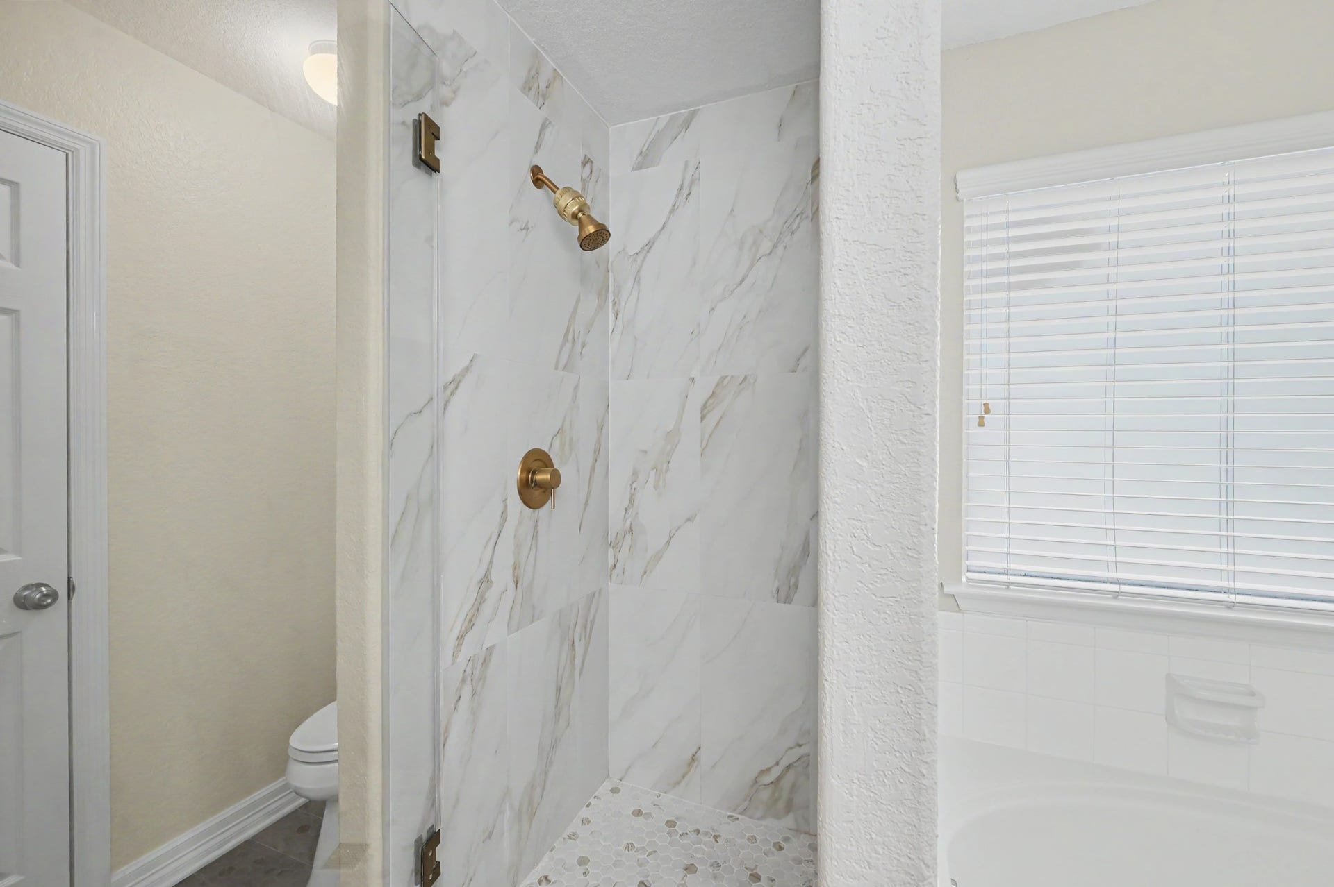 9411 Sagehampton Court, Spring, TX 77379 Primary Bath 2nd Floor