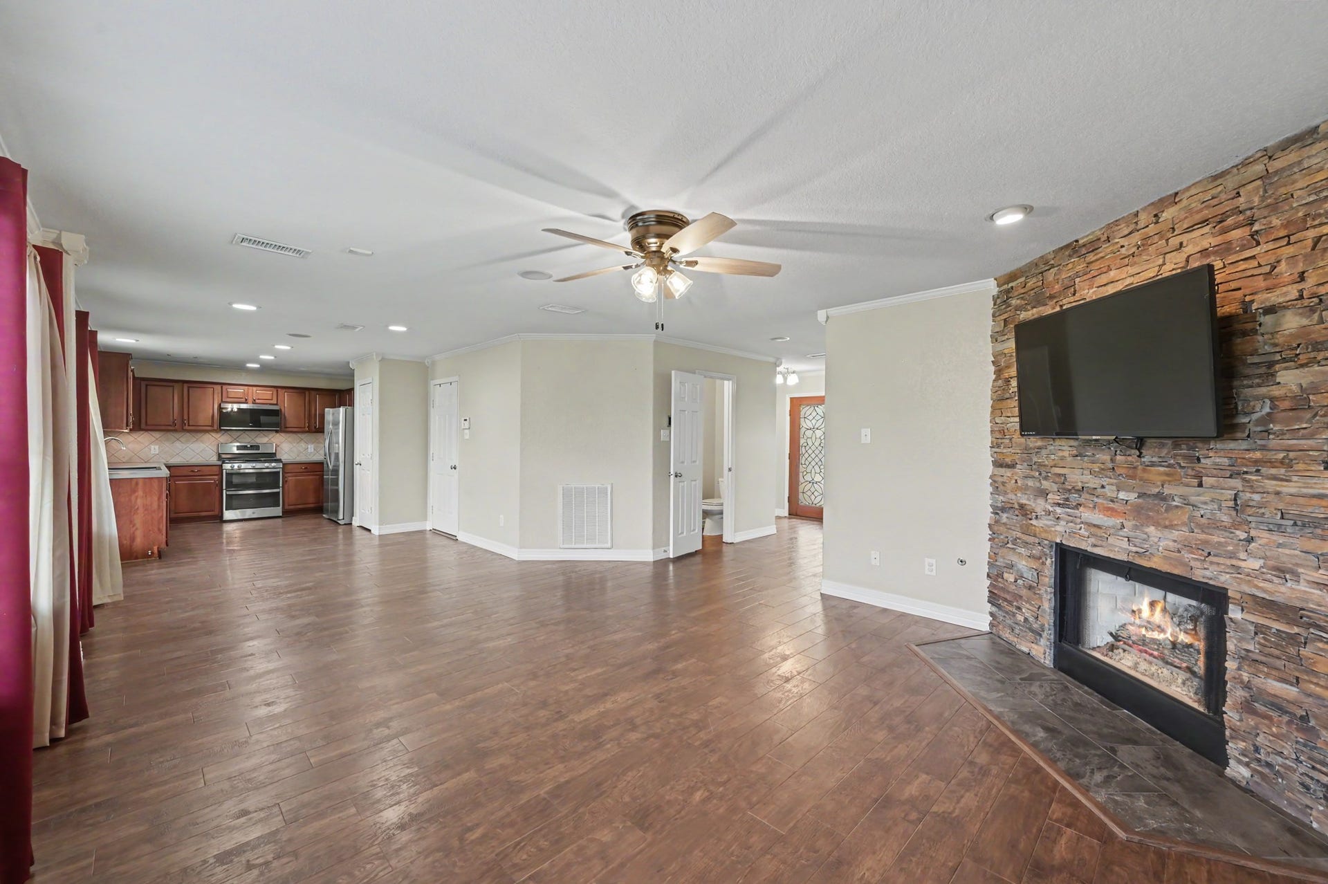 9411 Sagehampton Court, Spring, TX 77379 Living Area/Fireplace 1st Floor