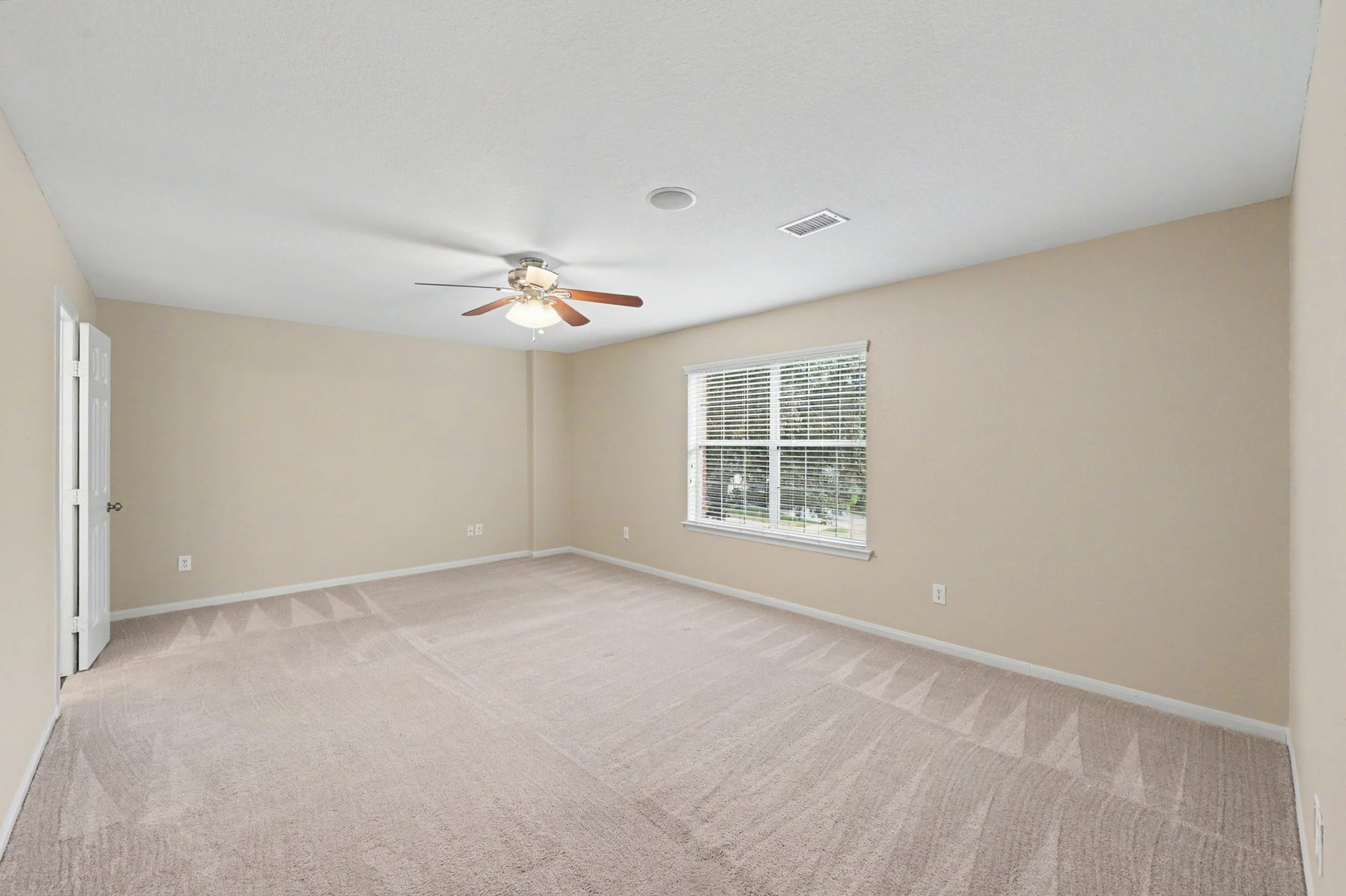 9411 Sagehampton Court, Spring, TX 77379 Primary Room 2nd Floor