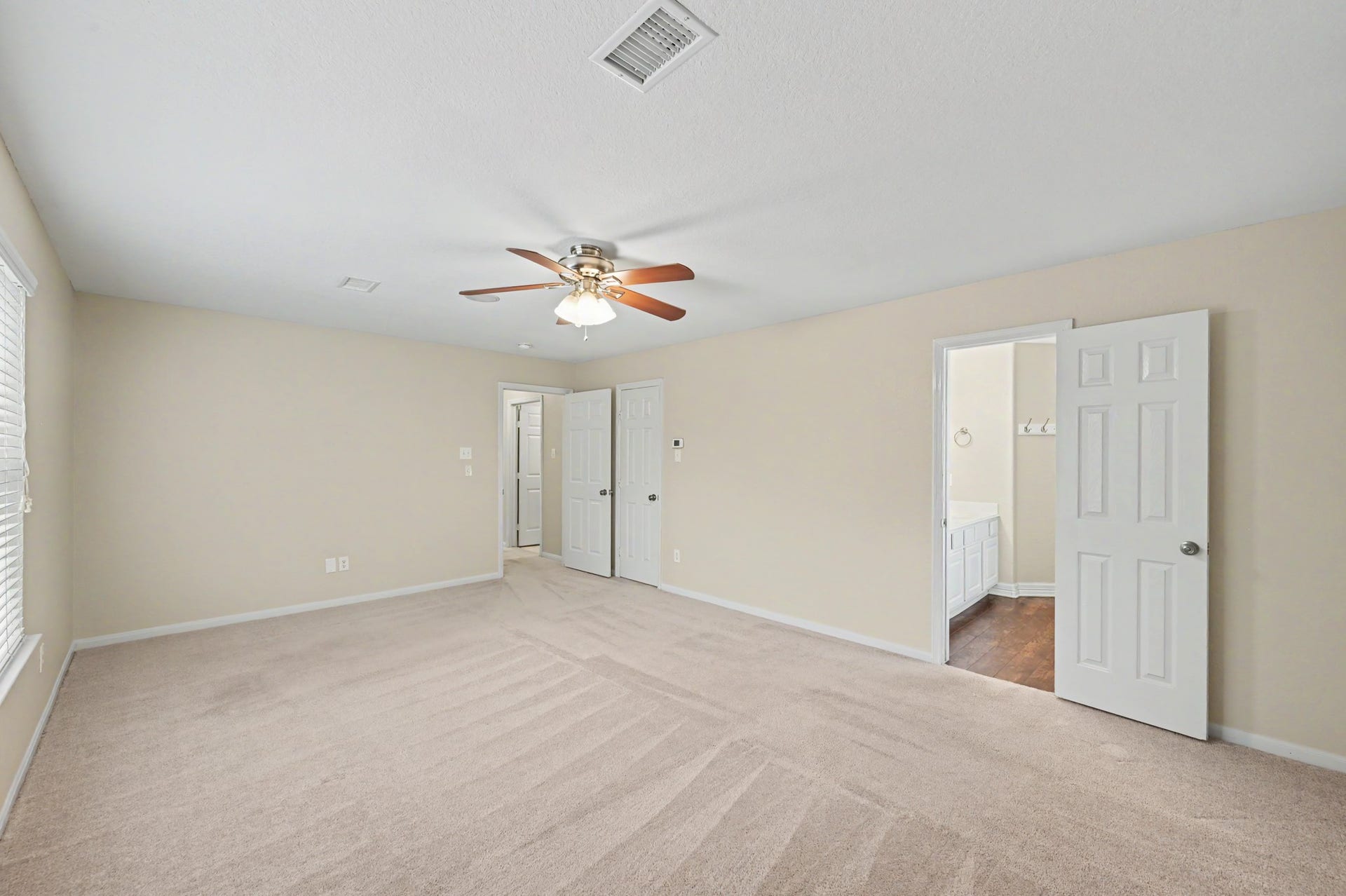 9411 Sagehampton Court, Spring, TX 77379 Primary Room 2nd Floor