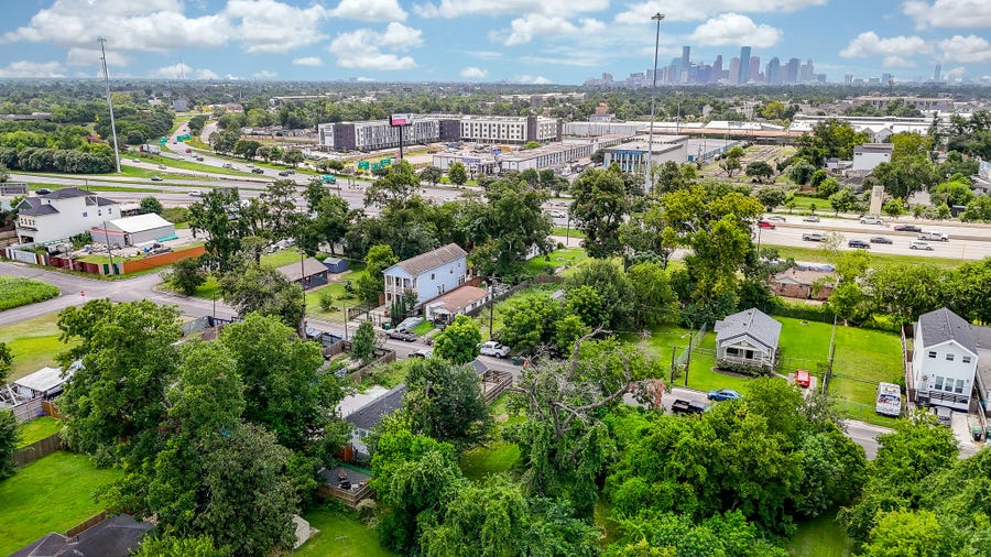 Property photo for 0 E 31st Street, Houston, TX