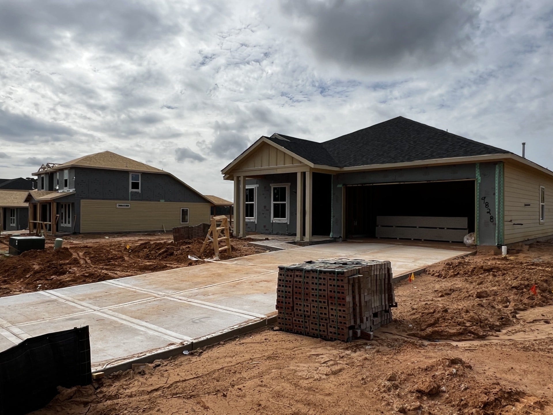 9828 Delta Wing Drive, Conroe, TX 77303 9828 Delta Wing Drive, Conroe, TX 77303