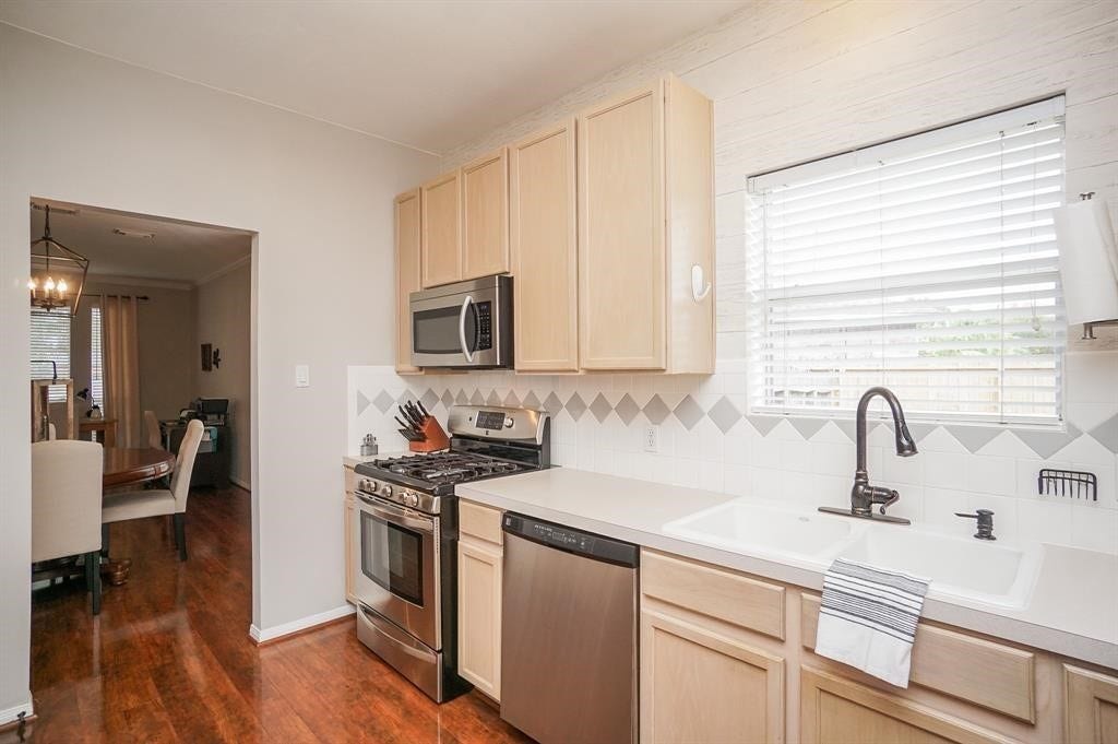 16531 Village View Trail, Sugar Land, TX 77498 16531 Village View Trail, Sugar Land, TX 77498