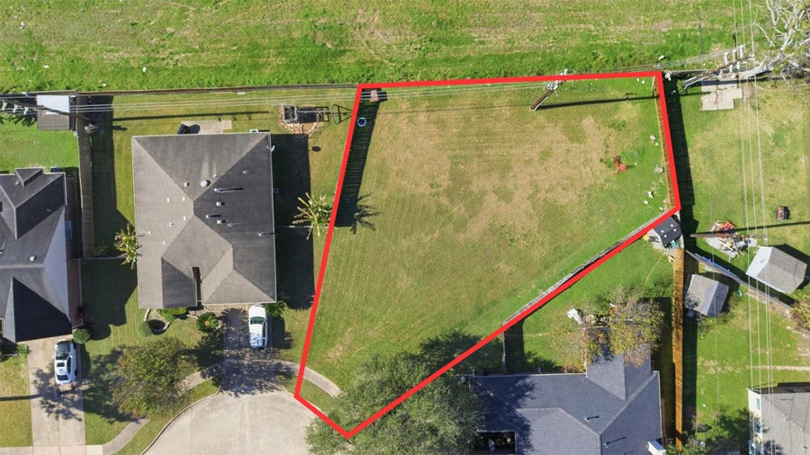 Property photo for 7702 Londres Drive, Houston, TX