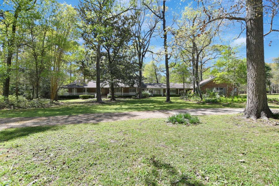 Property photo for 16002 Koenig Lane, Conroe, TX