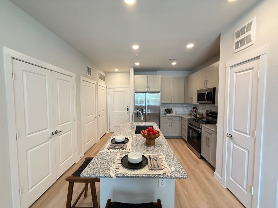 Property photo for 1610 Campbell Rd, #a6, Houston, TX