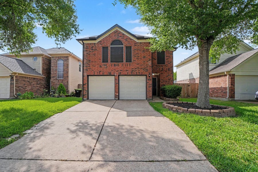 Property photo for 2015 Greencrest Drive, Missouri City, TX