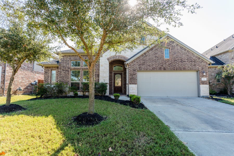 Property photo for 7810 Deep Green Drive, Rosenberg, TX